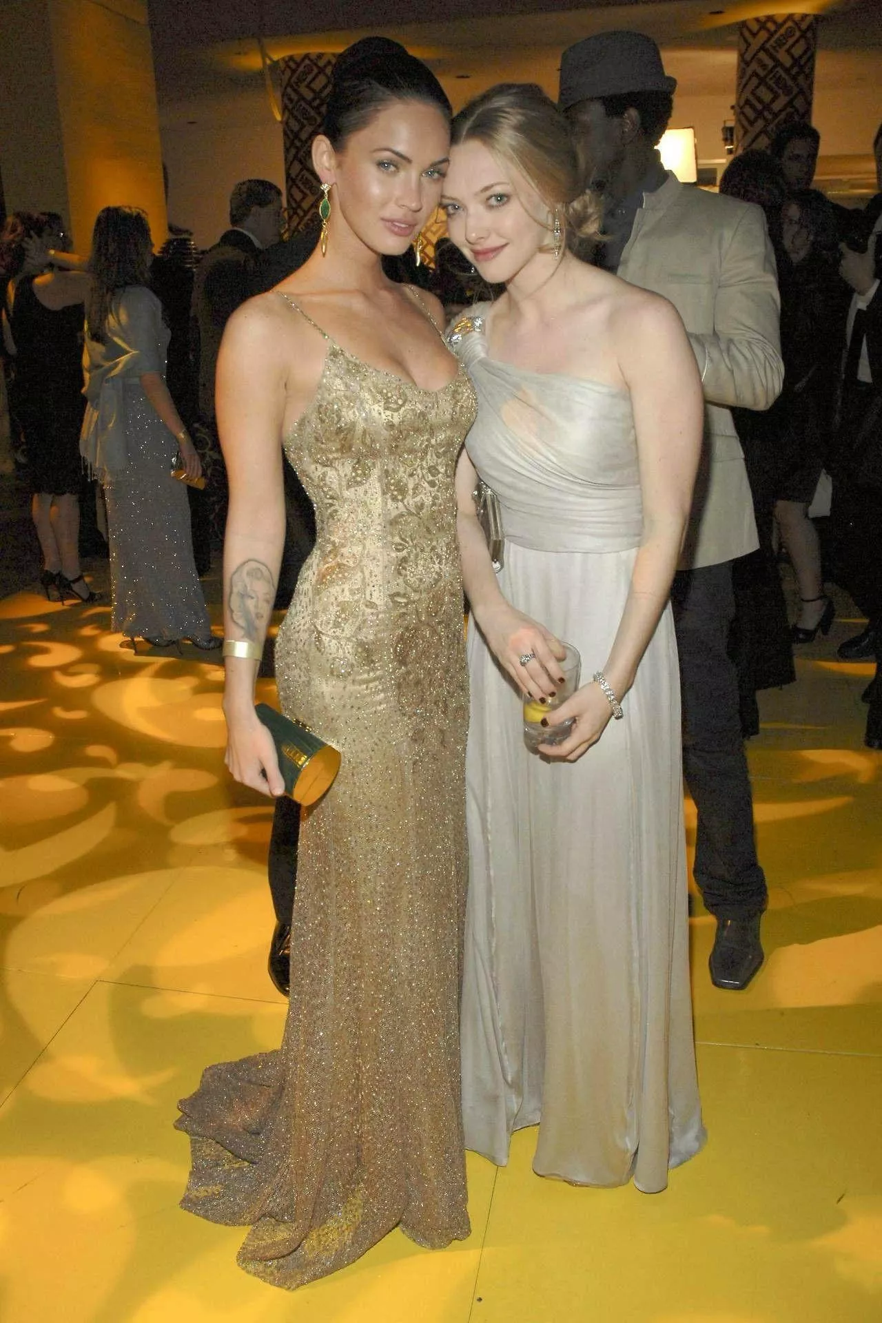 Megan Fox and Amanda Seyfried posted by Jammer4_4