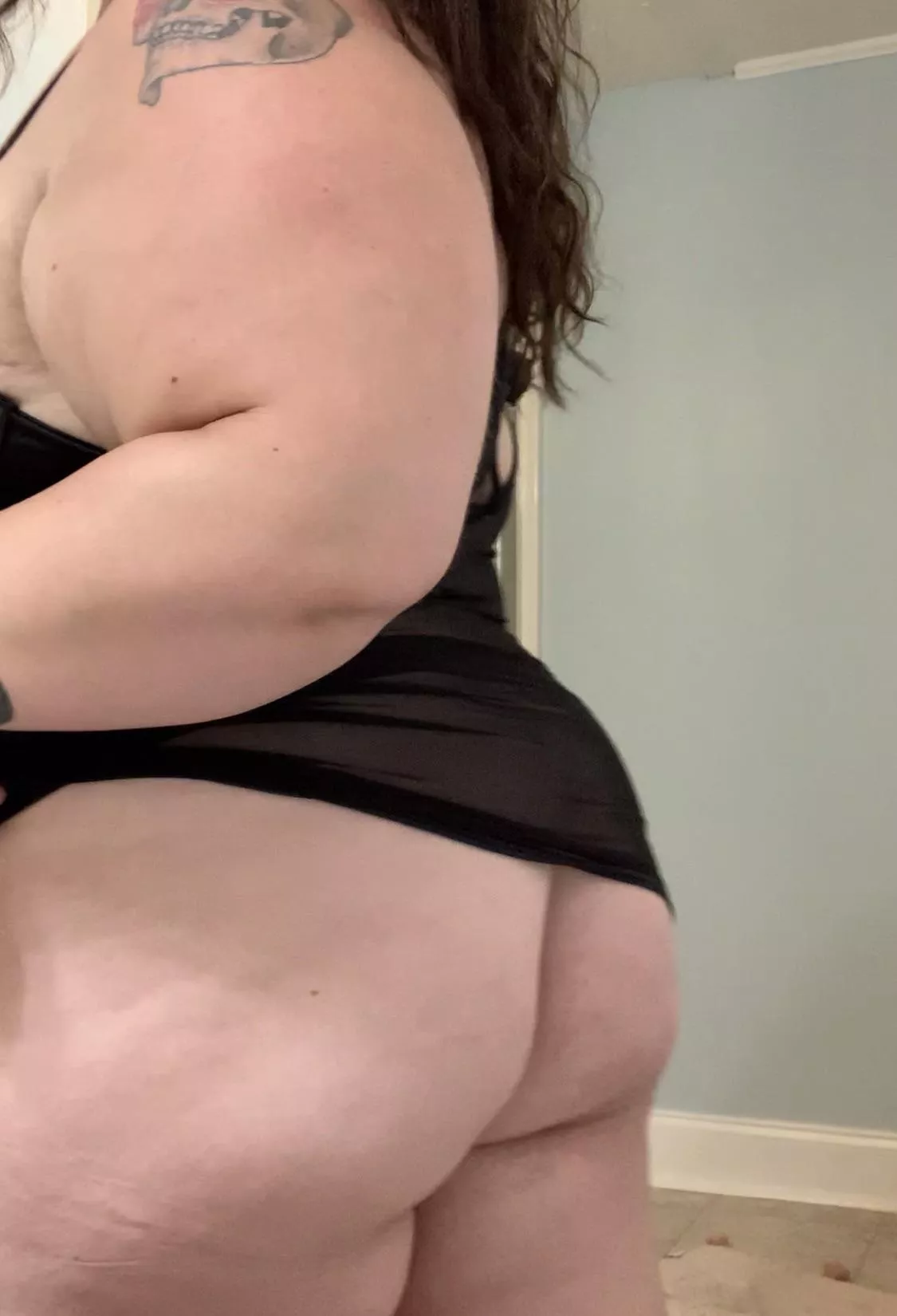 Message me if you’d pound my BBW asshole and fill it with your warm creamy cum and watch me push it out posted by Lilithcumslut69