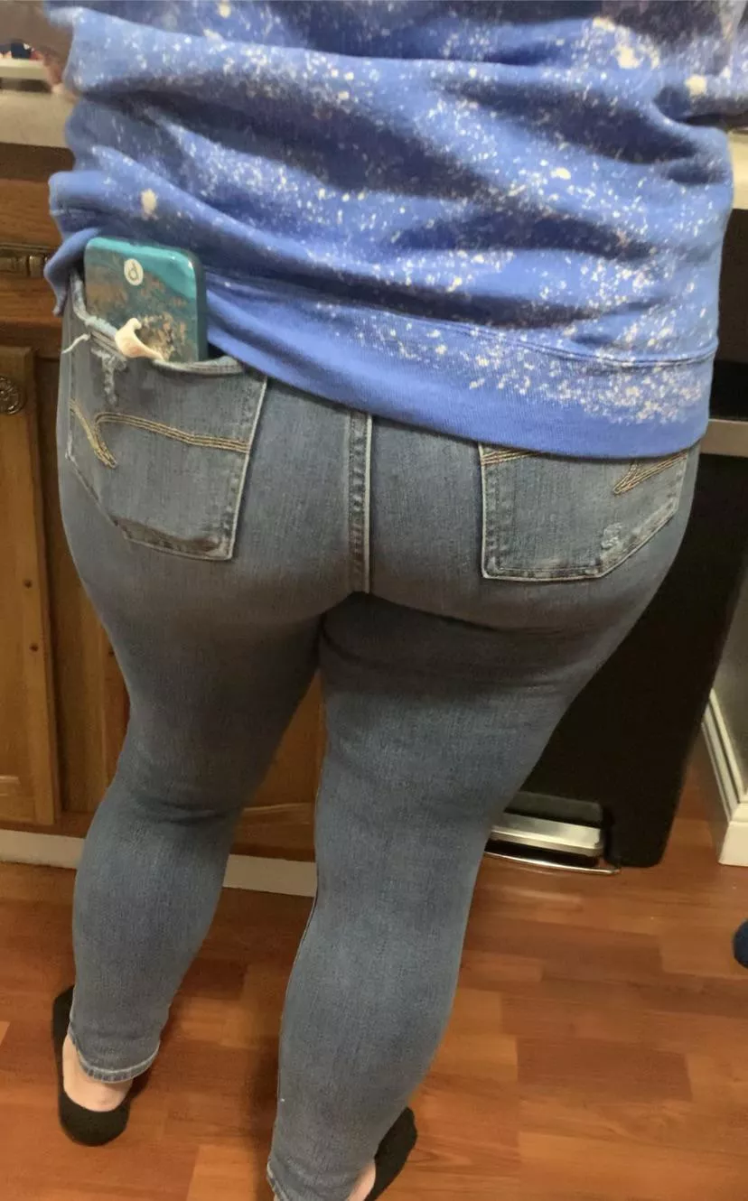 Milf booty posted by Justfun8789