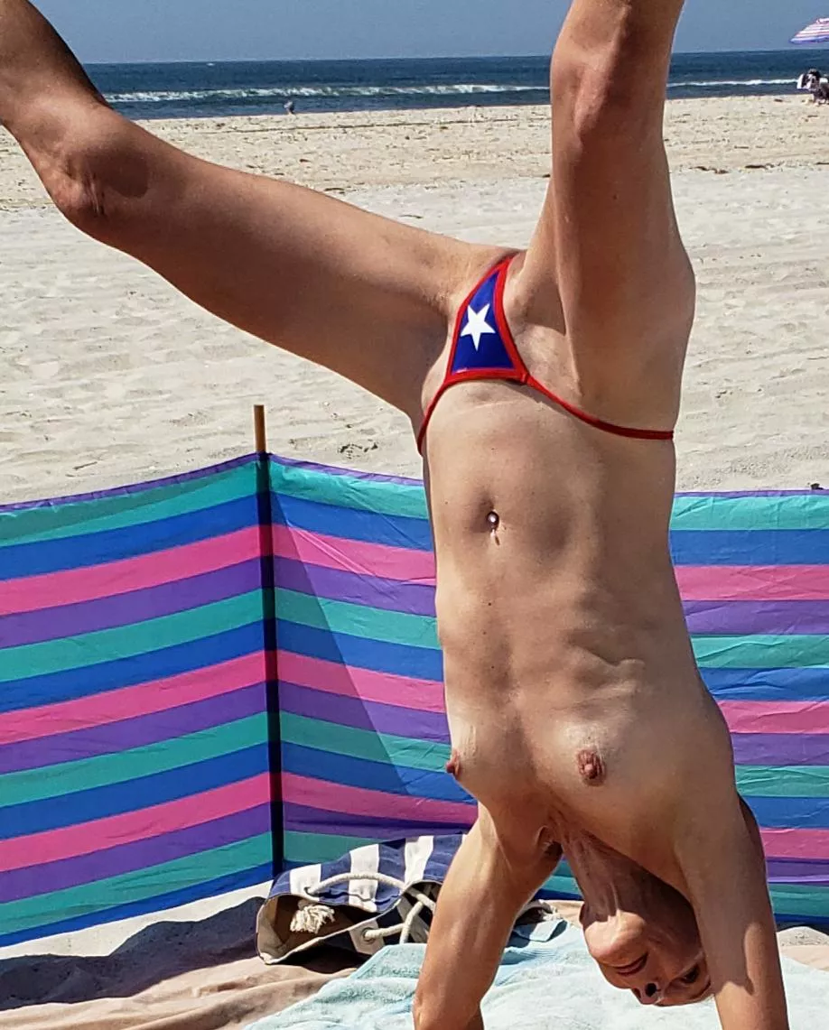 MILF gymnastics at the BEACH!⛱😎 posted by FantasyMilf67