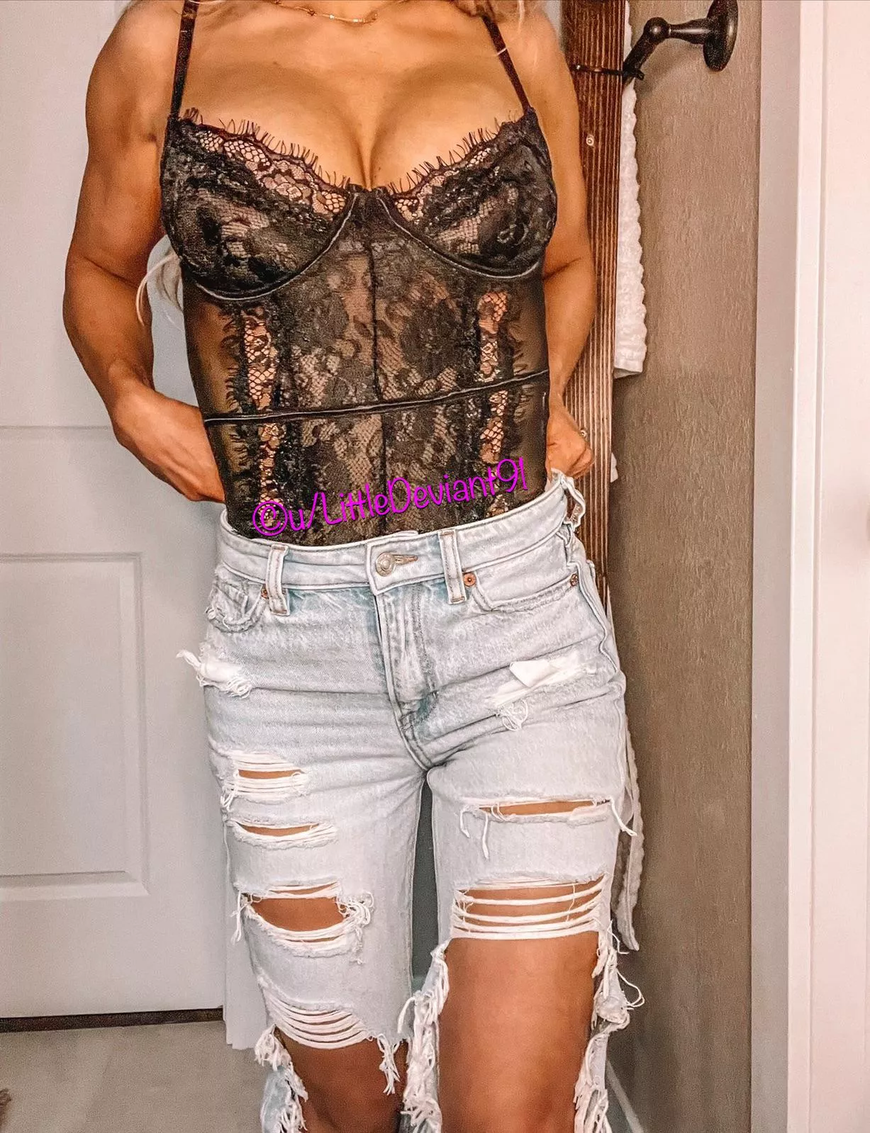 Milf in lace and jeans anyone? 💋 posted by LittleDeviant91