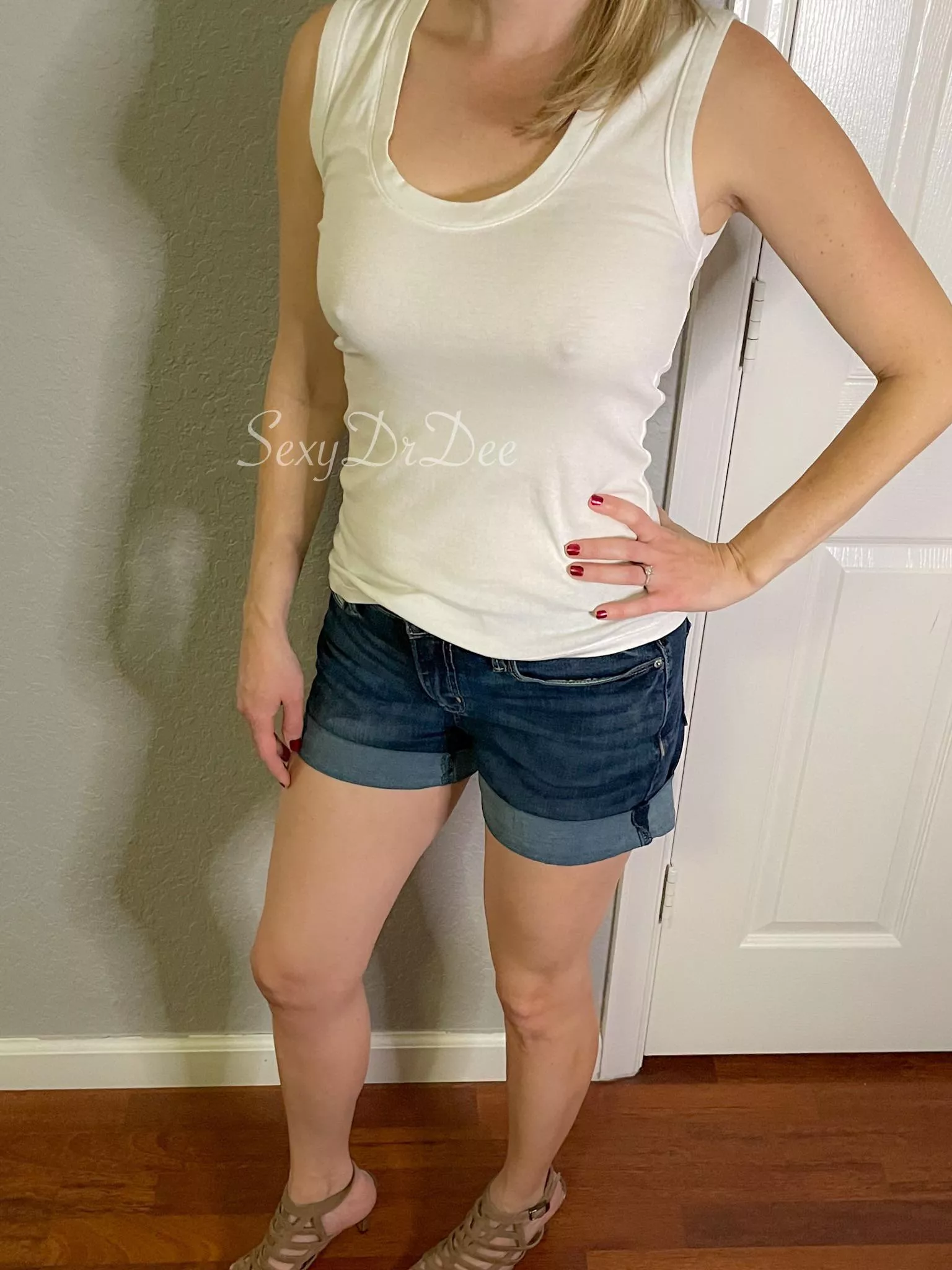 MILF pokies posted by SexyDrDee