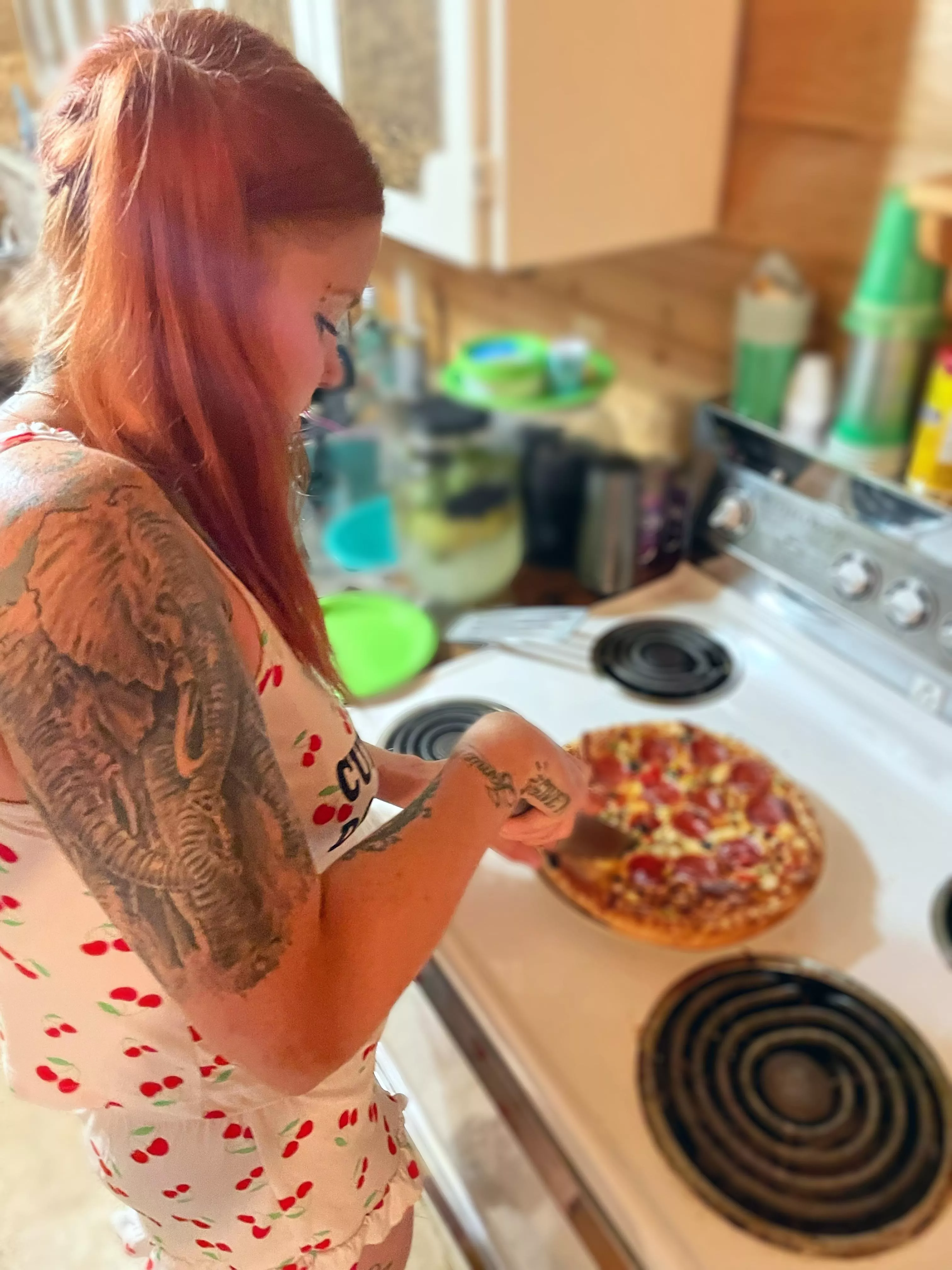 Mmm first time having 🍕 in 7 months! It was GLORIOUS!! 😍 posted by Sherripop69