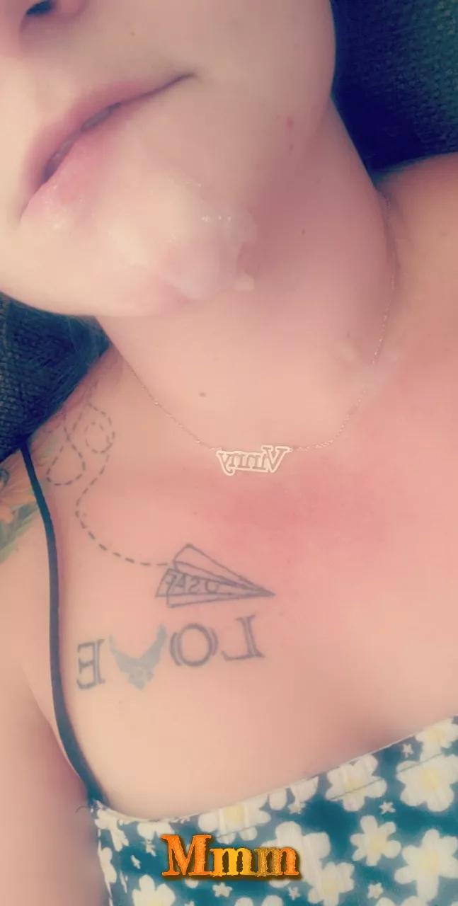 mmmm I love when it drips off my face ðŸ˜ˆðŸ¥°ðŸ’¦ posted by giggles_28