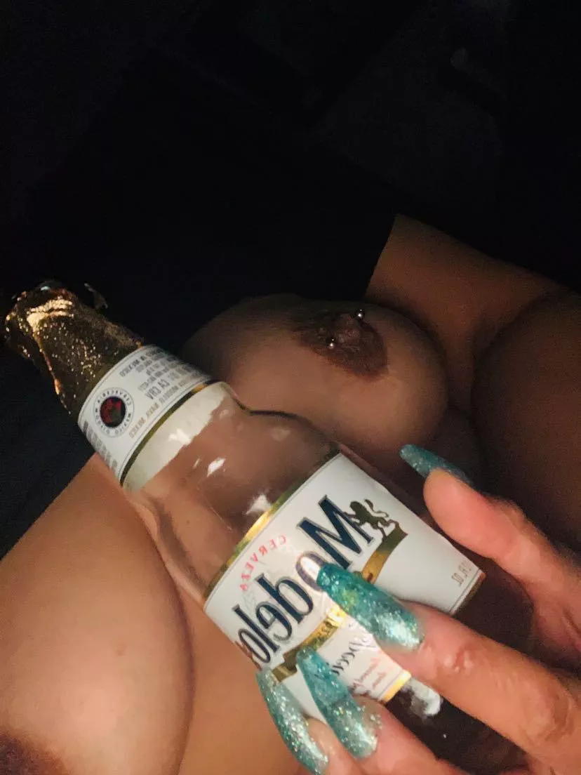 Modelo time foo posted by geezlookatthat