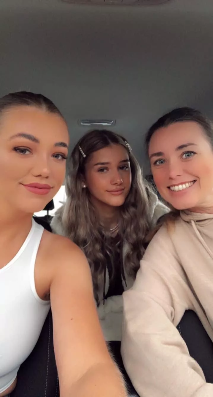 Momma and her hot daughters posted by theslutfucker1