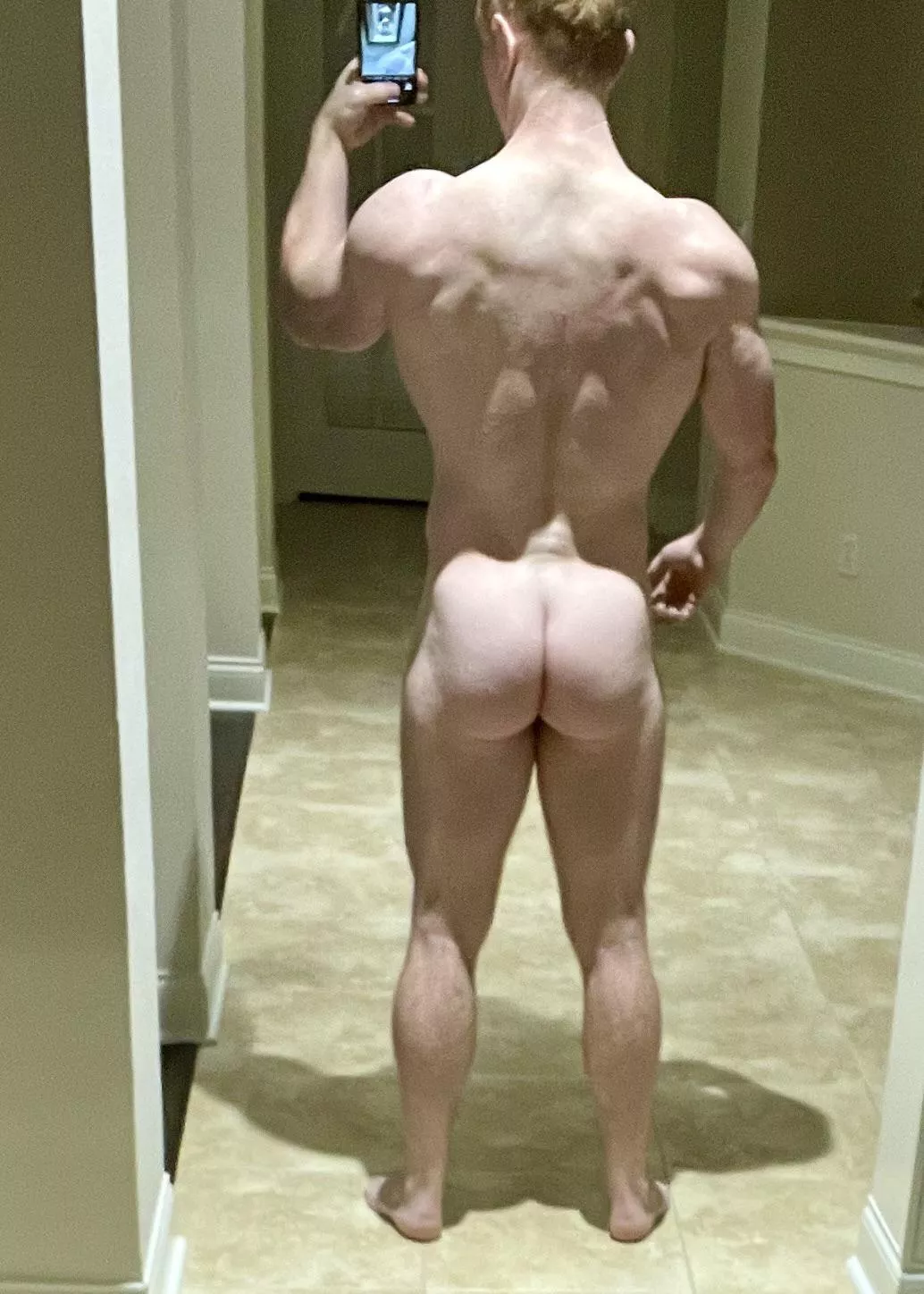 (M)ondays are the best days to train back. posted by buffginger