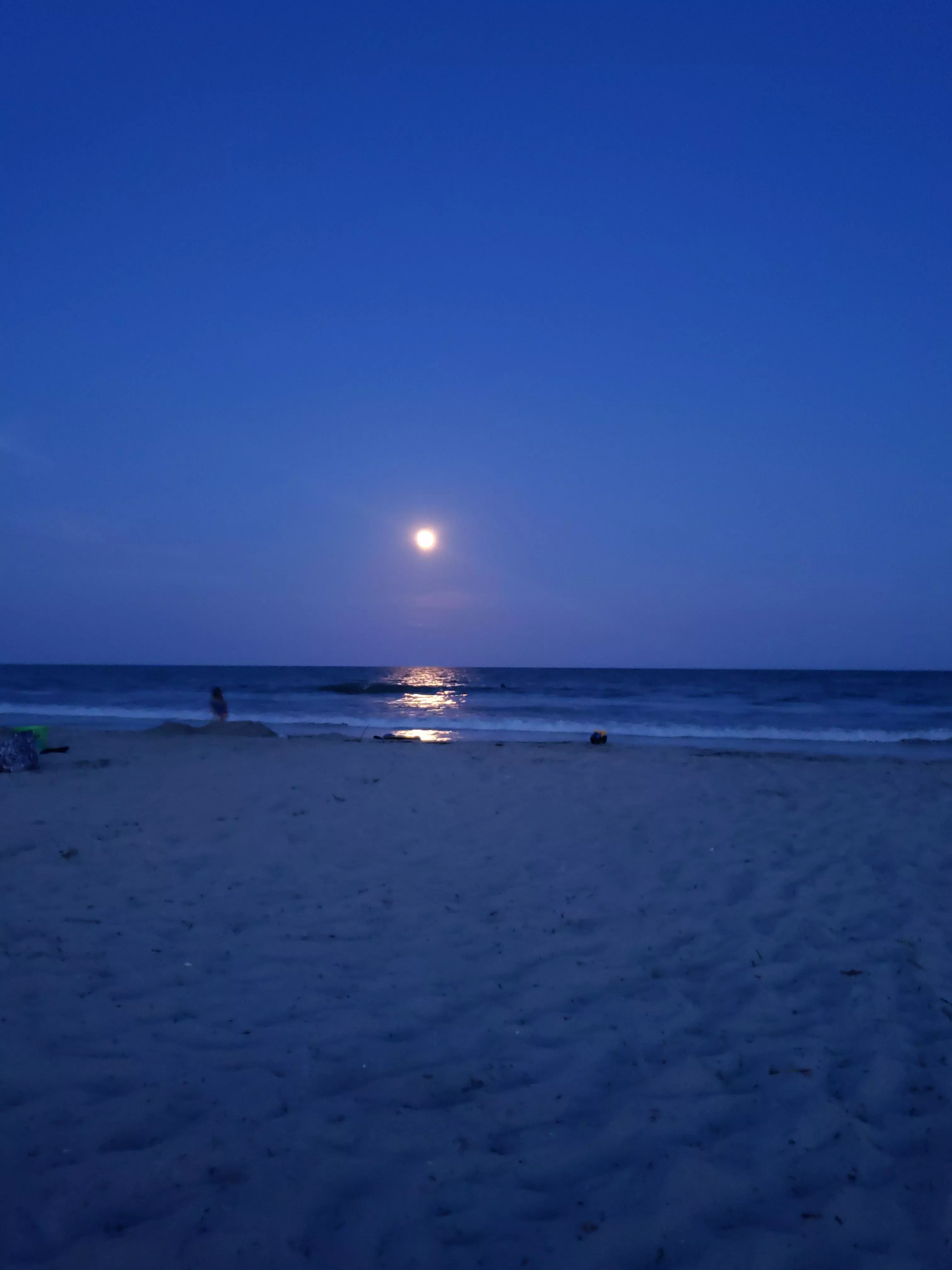 Moon and sea. Folly Beach, SC. posted by lindydonic