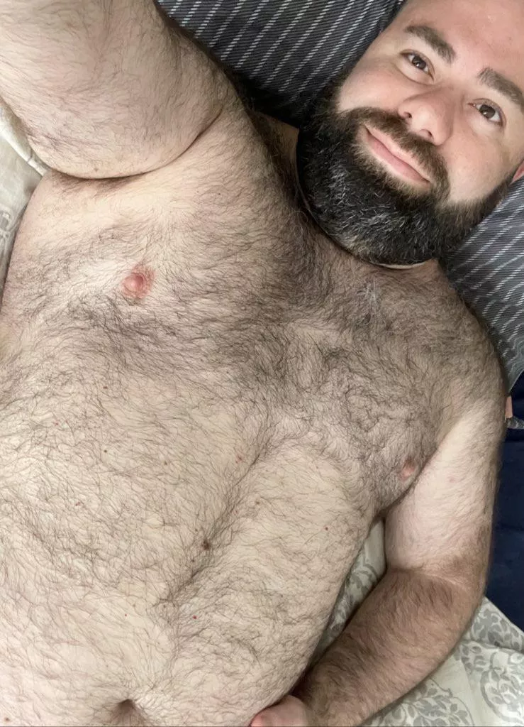 Morning cuddles? posted by canadianbearxxx