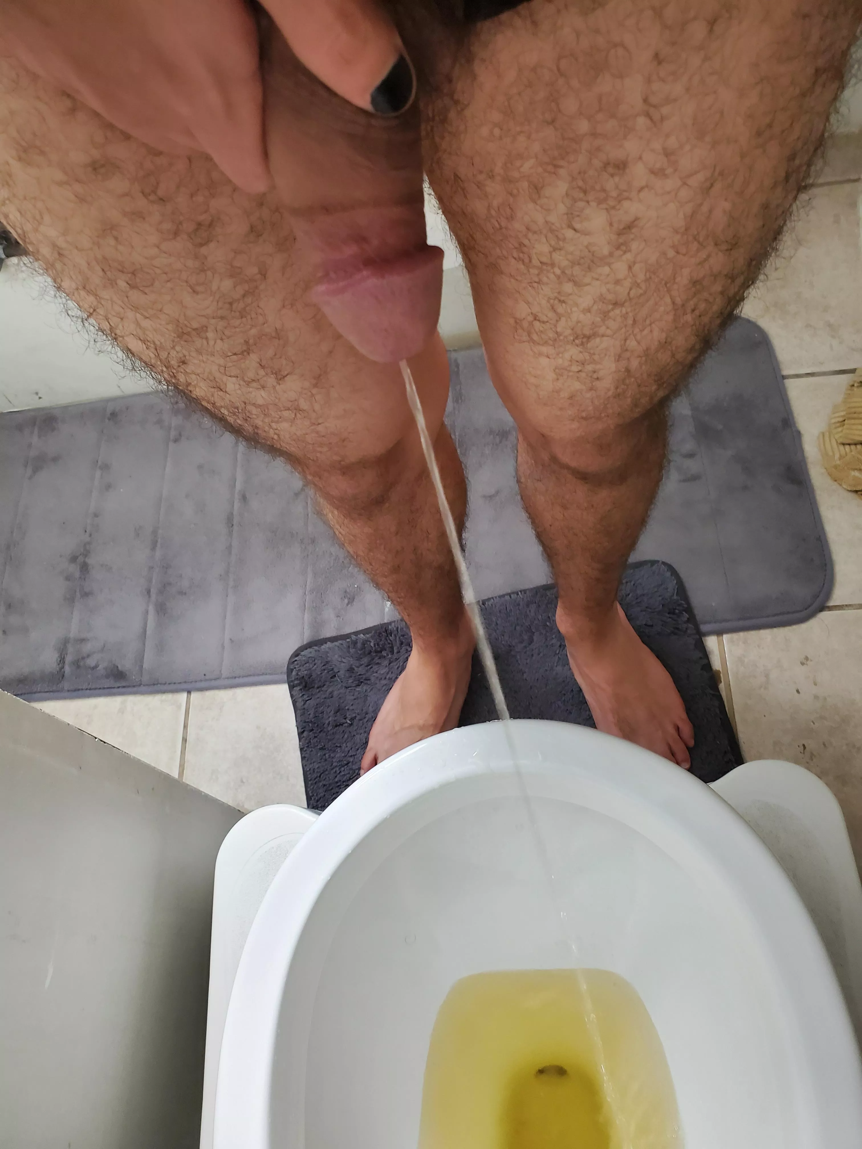 Morning piss 😋 posted by SecondAccount01