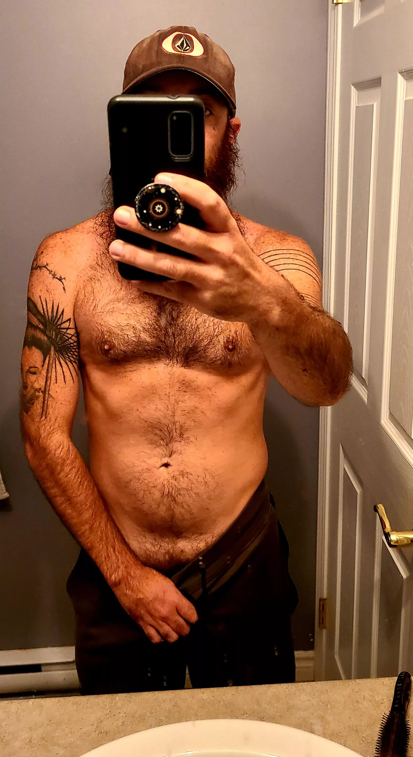 Morning selfies, thinking of trimming the jungle [41] posted by Logan_Luke_OF