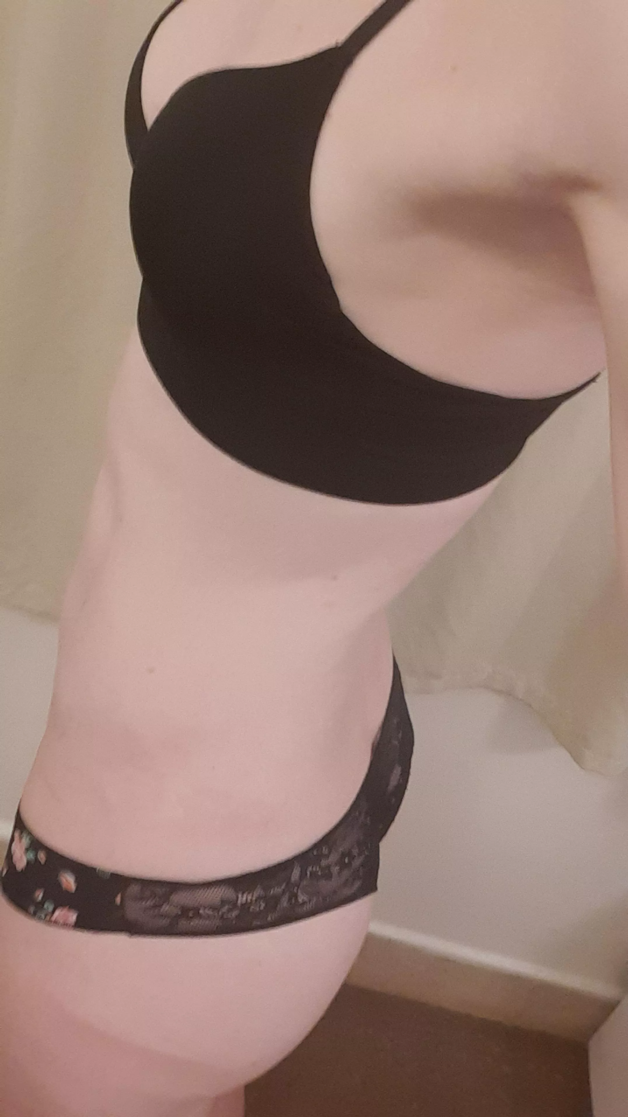 Mum of 2 trying out a new underwear combo before the school run [f36] posted by SecretRunMilf