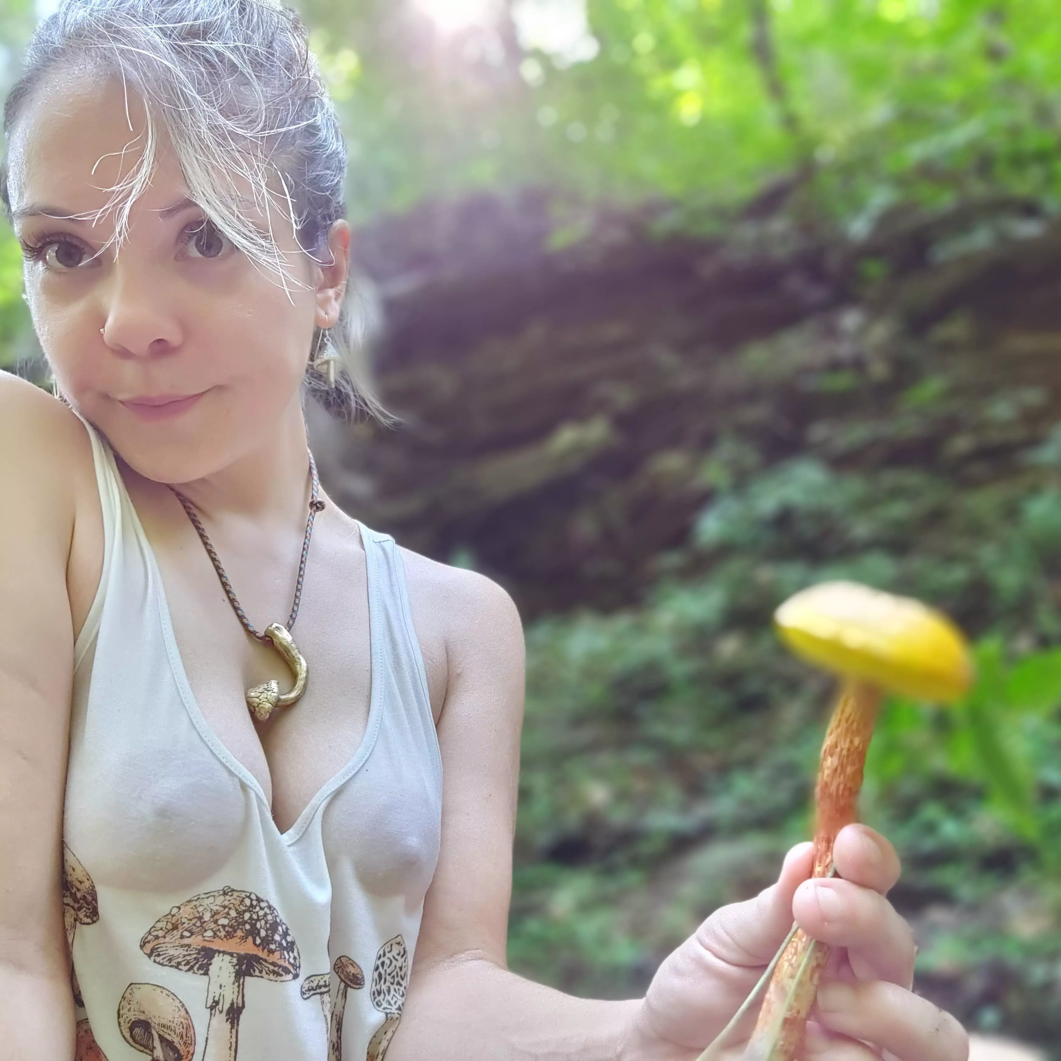 Mushroom hunting posted by sexypsychedelic