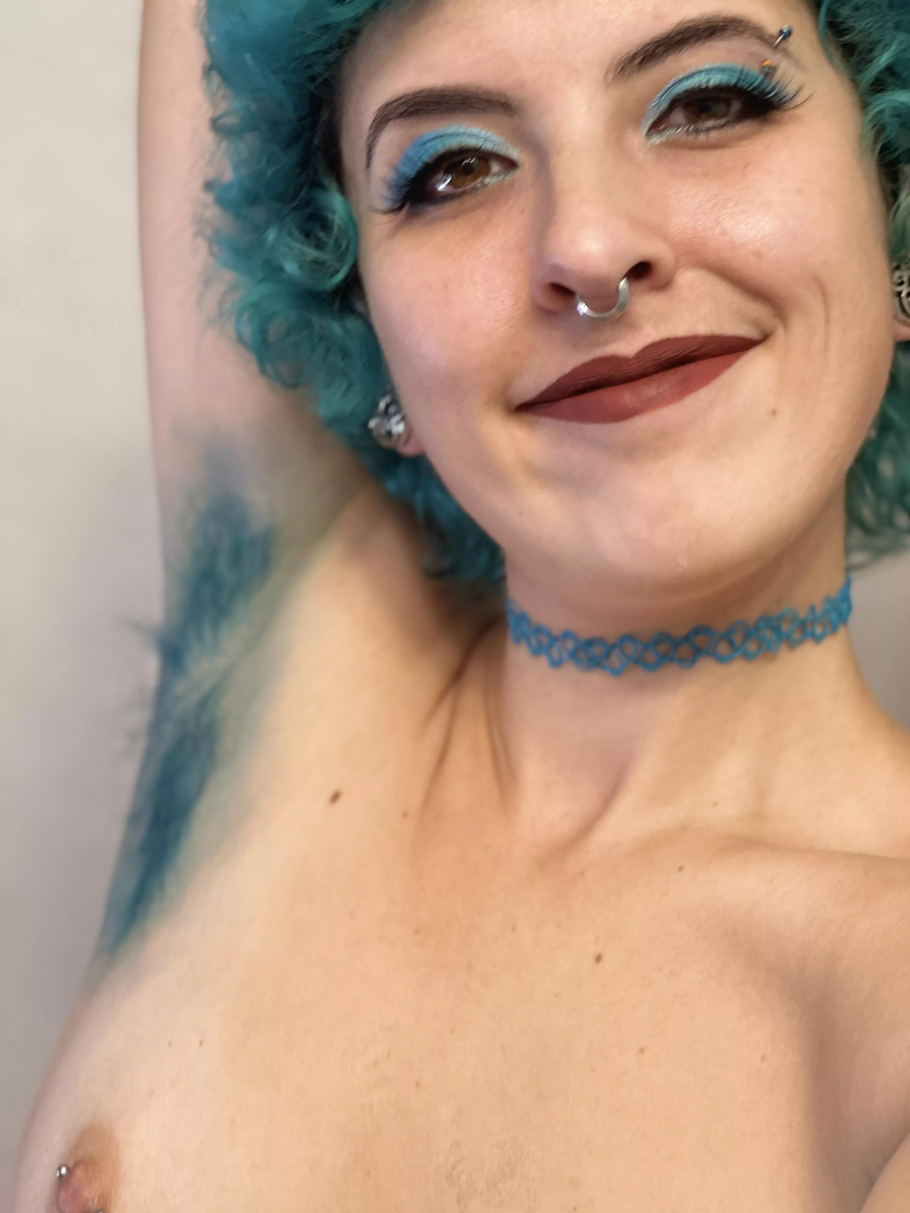 My armpit hair matches! ðŸ’™ðŸ’š posted by Lucky-Lyra