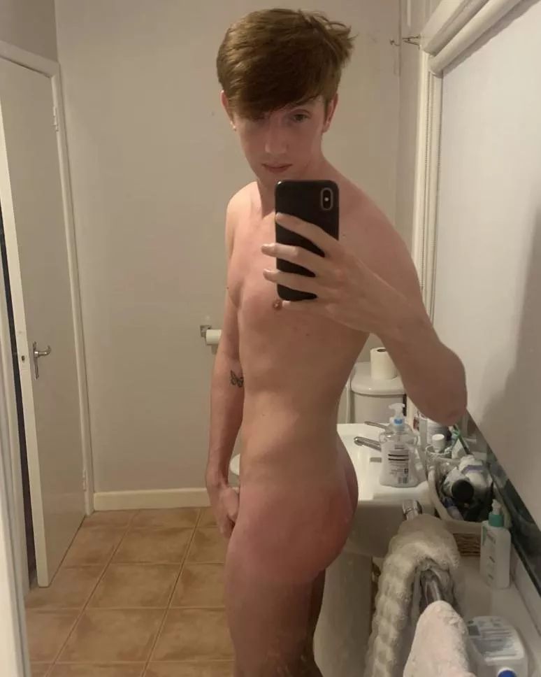 my ass is so red this morning 😅 anyone wanna massage it? 😈 posted by Dillon-Daytona