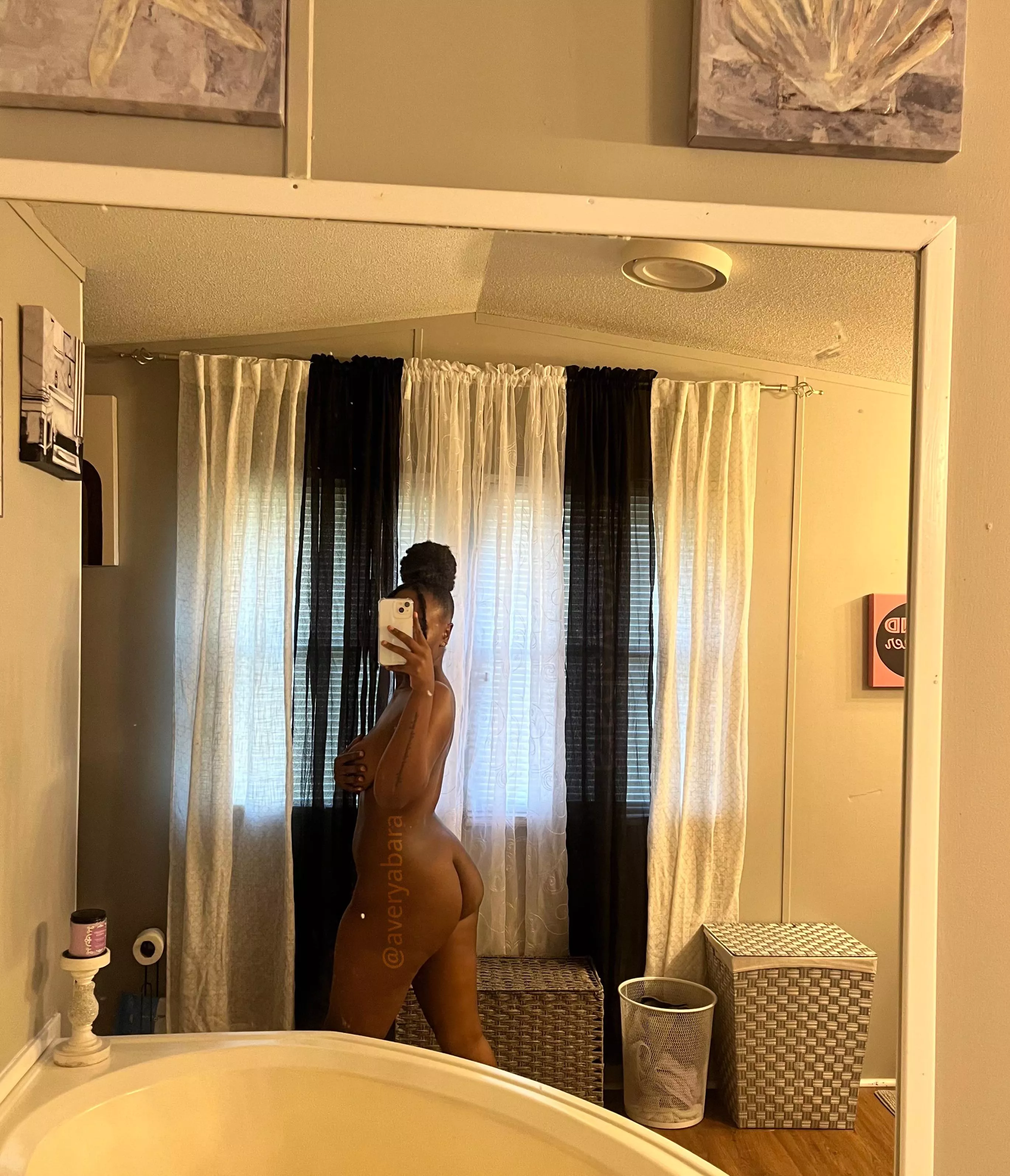 my ass would look better with your cum on it;) posted by AveryAbara