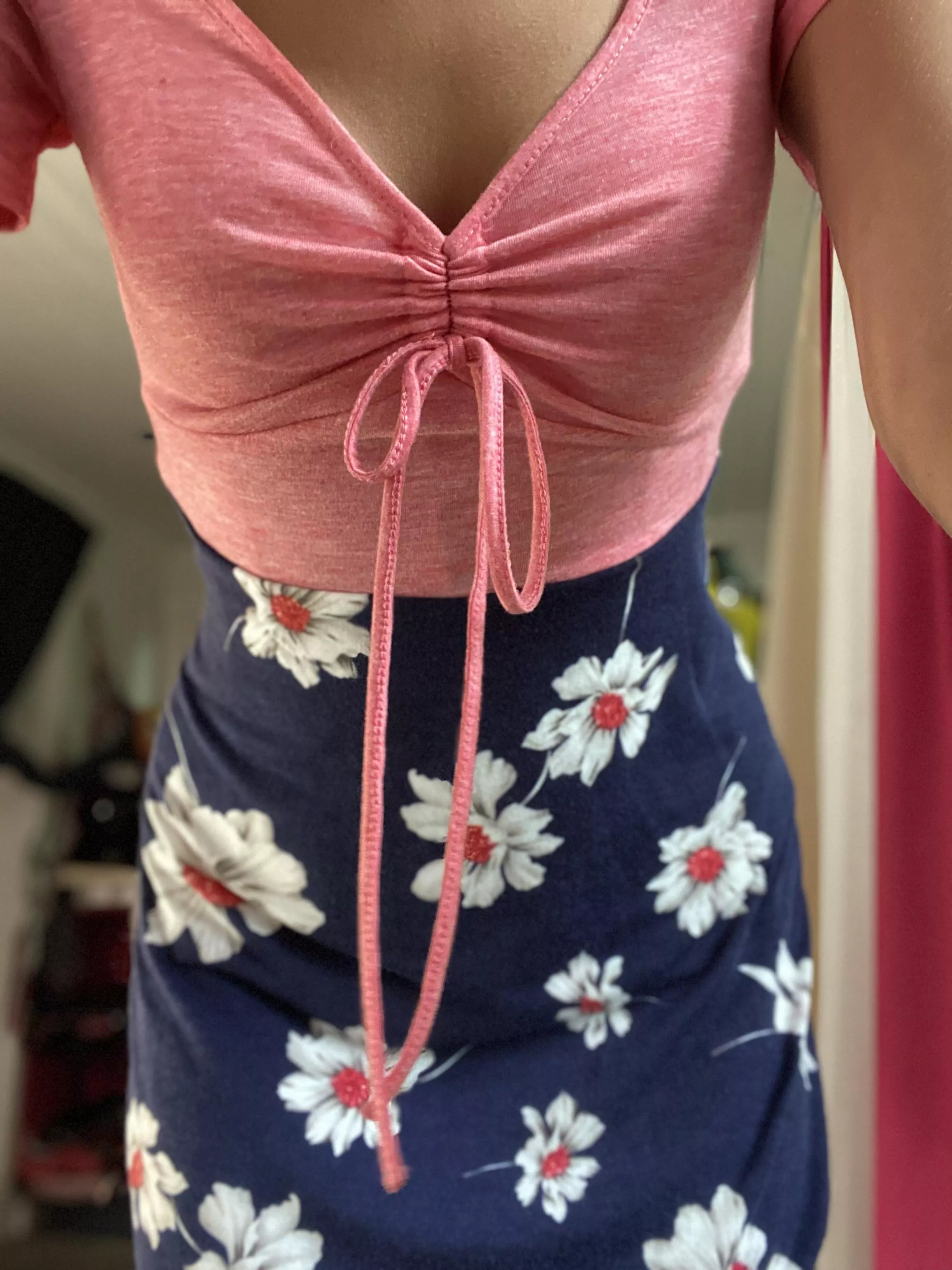 My body is showing my hips! 🤤 I’m wearing a cincher but I can see that with it I have the curves I only ever seen on other girls and dreamed of having on myself. 😊 posted by Jedijeniarilla