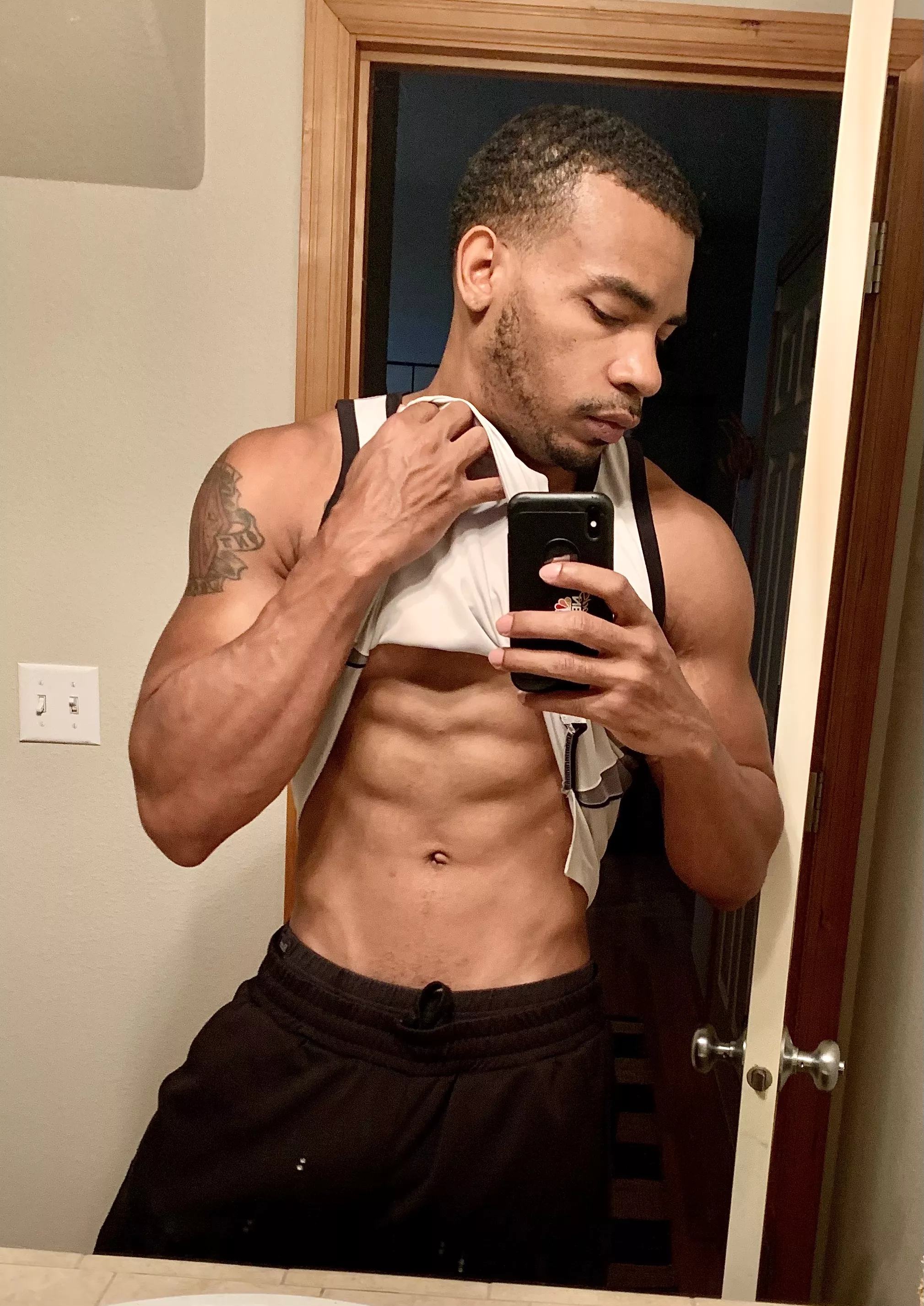 (M)y daily post workout ab results posted by Maximo_Savage