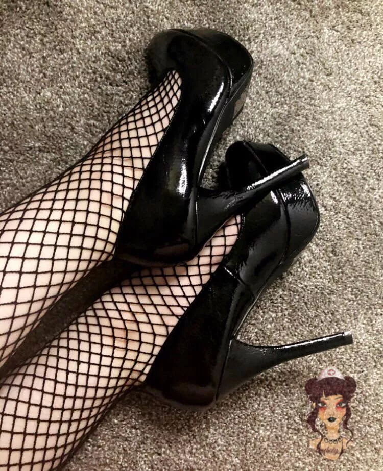 my favorite heels 🖤 posted by lindsxy