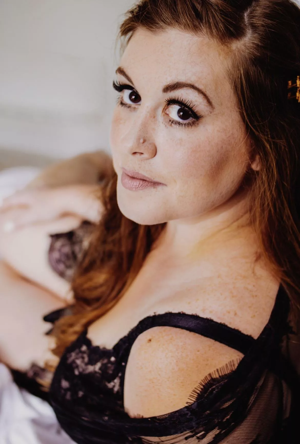 My friend took boudoir photos of me! ðŸ–¤ posted by mamatobee328