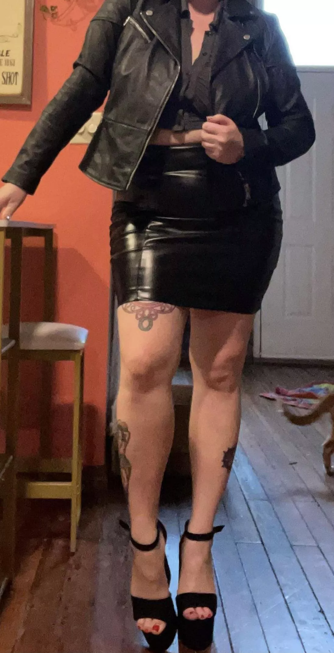 My friends 🔥🔥 leather skirt! posted by tiffaniemariebay