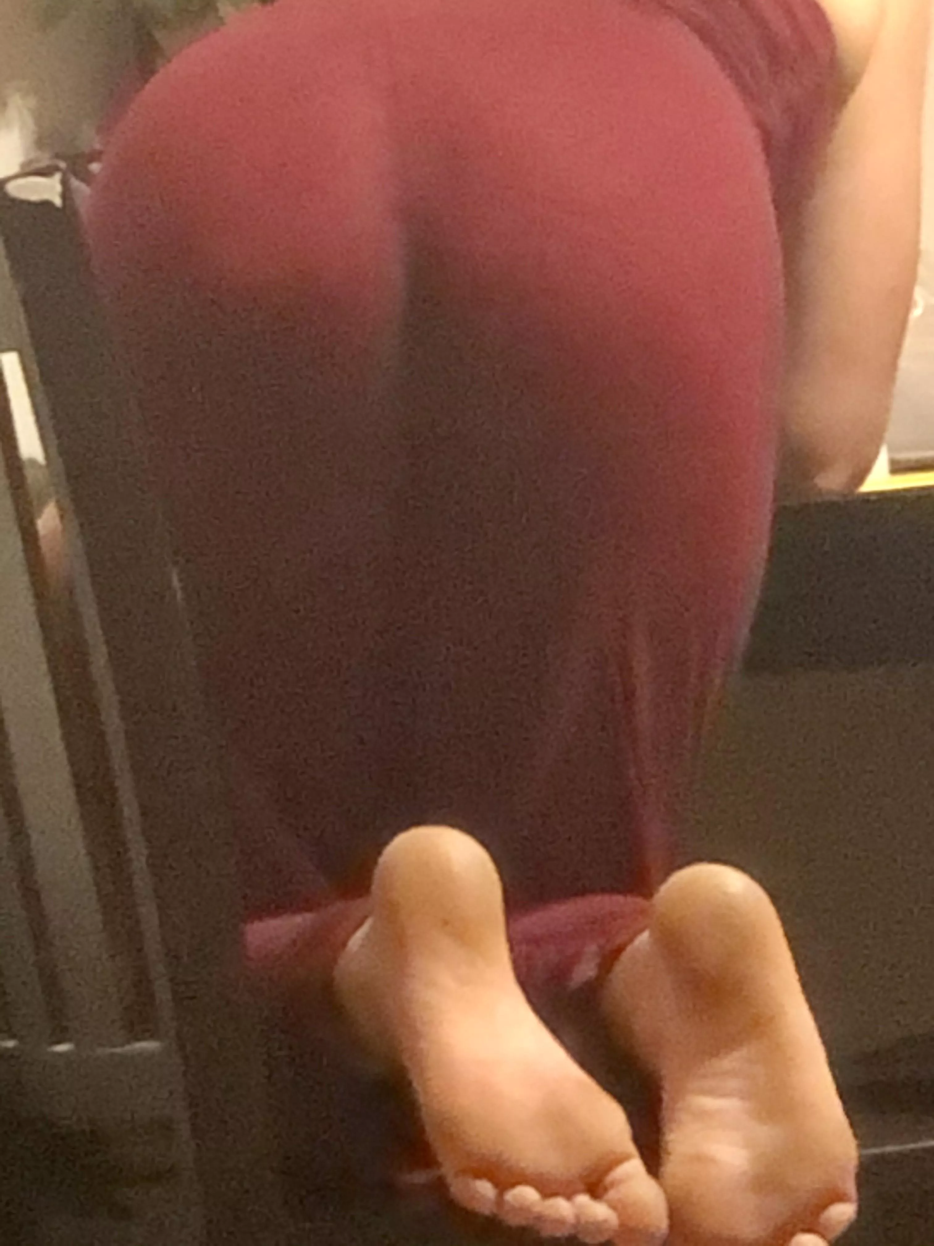 My gfs big hot ass and sexy little feet, only pic I was able to capture of both 😜😍 posted by Common-Feedback