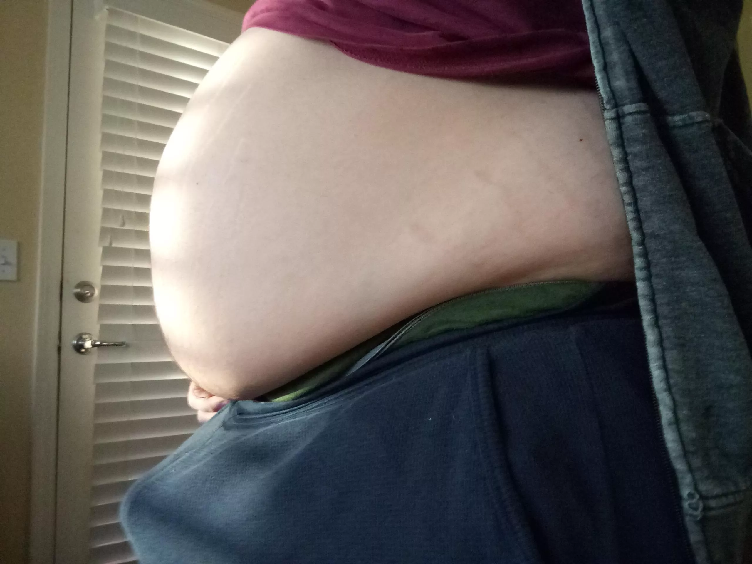 My Gut's So Fucking Fat posted by FatHogDaddy