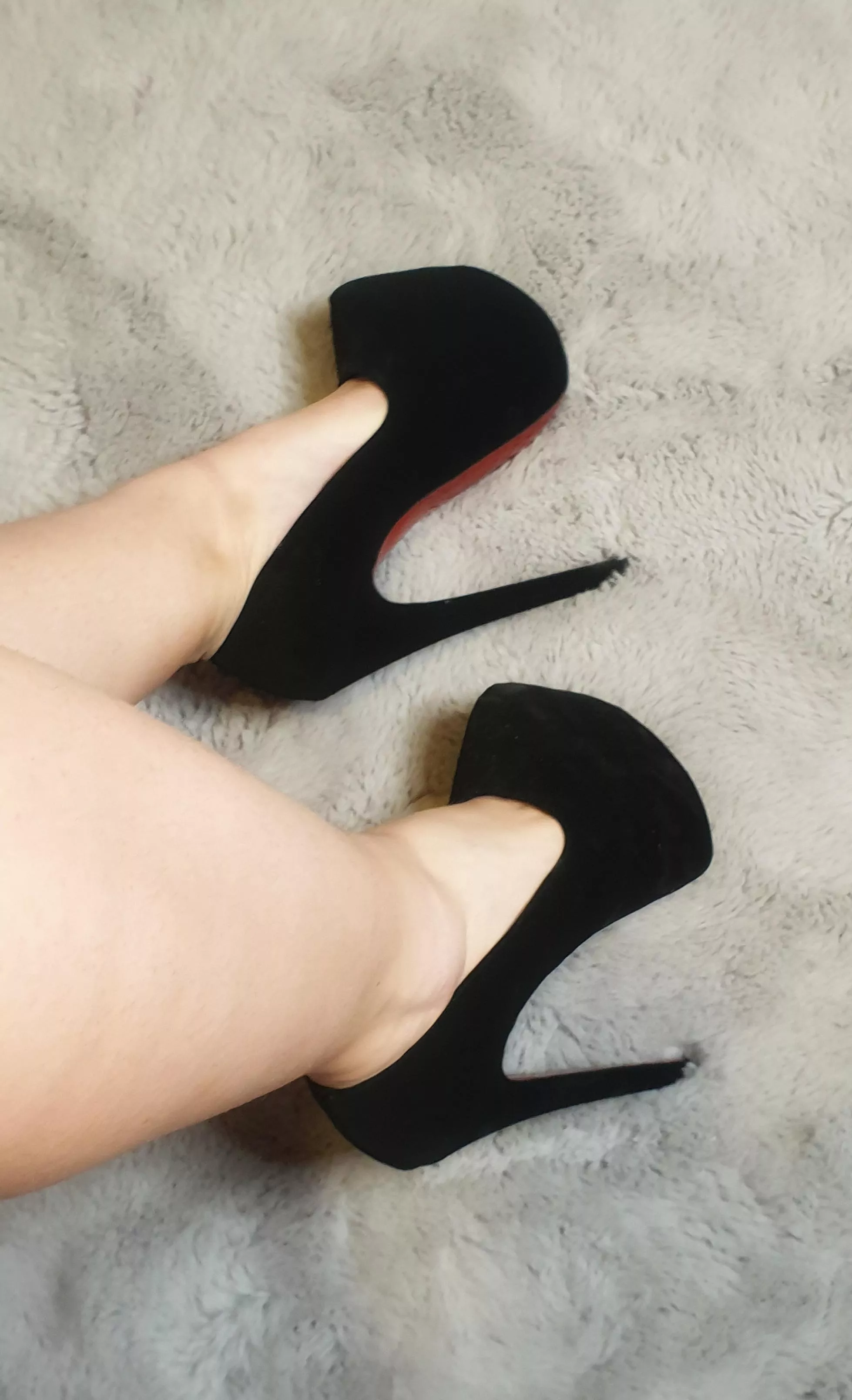 My high heels just arive :O posted by BabyEva1