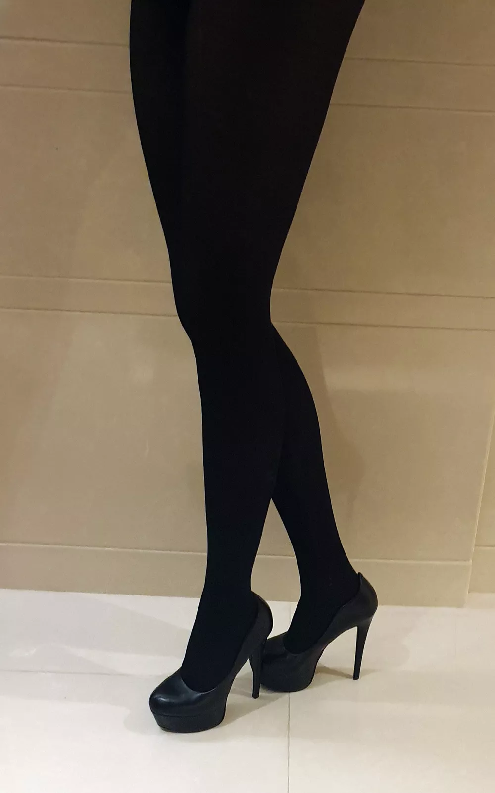 my legs in black pantyhose and heels! [F] posted by luna_vera88