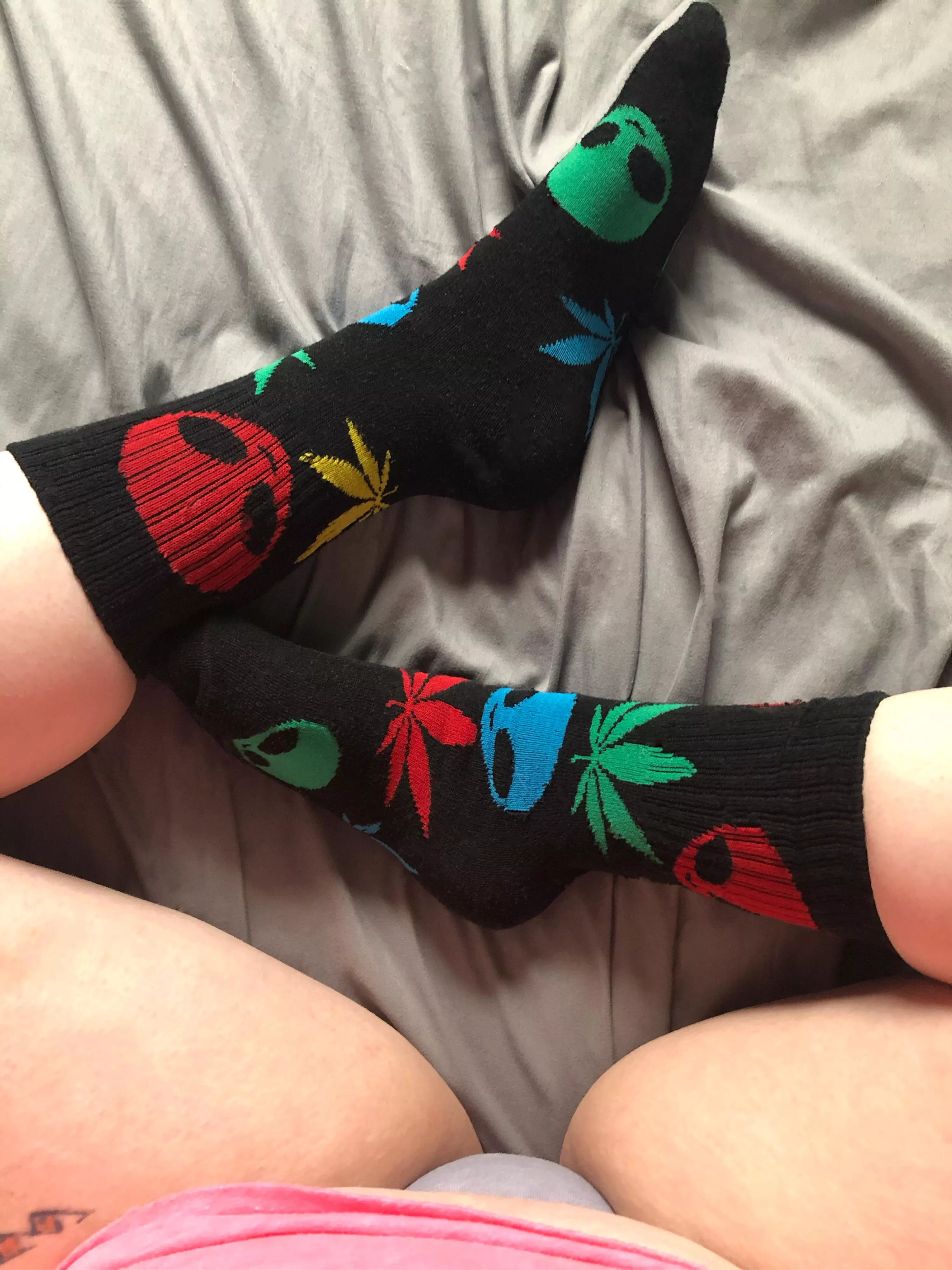 My lil size 6 feet and thick thighs posted by littlefeet420