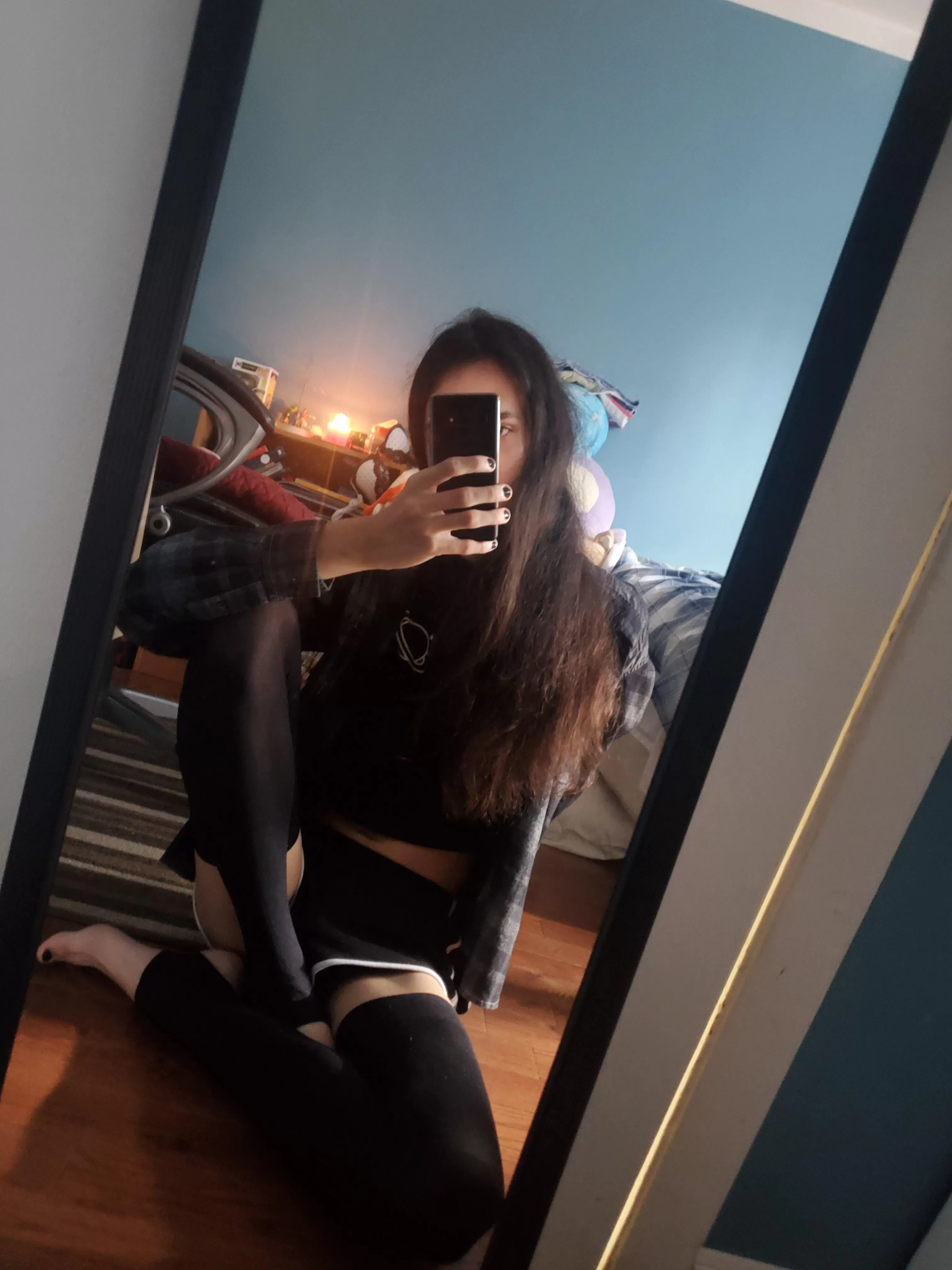 My mirror is too small, had to sit on the floor. posted by JCB3b3