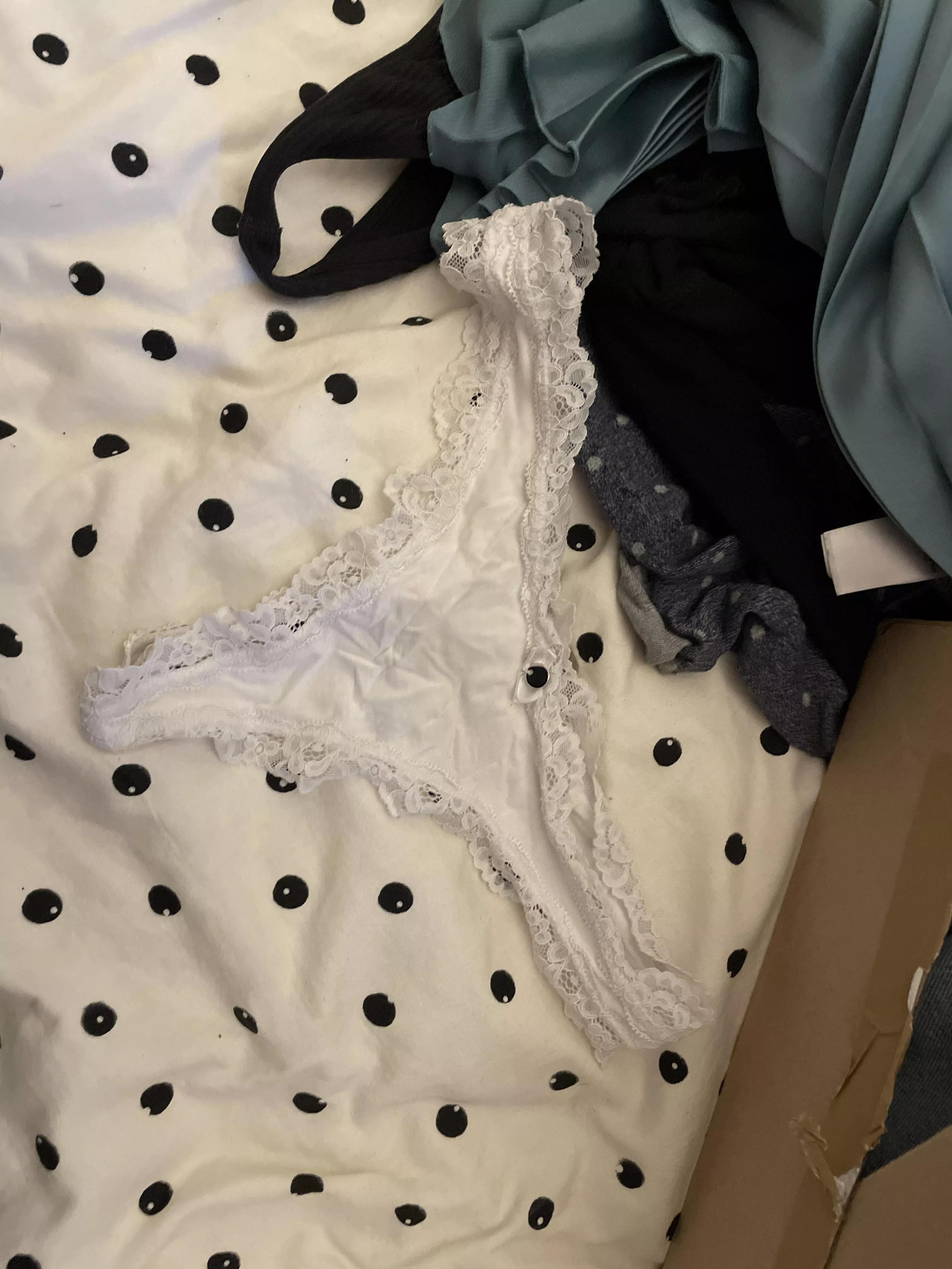 My mommy’s panties posted by sissylilbitch