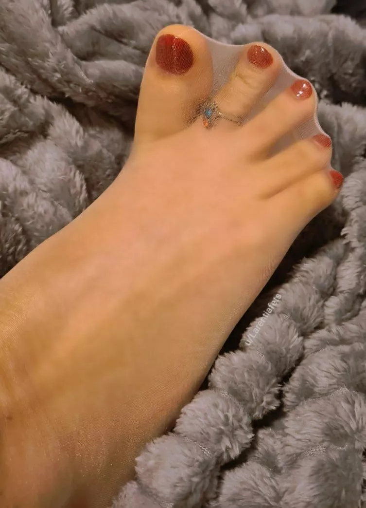 My new toe ring. posted by Larentiafets