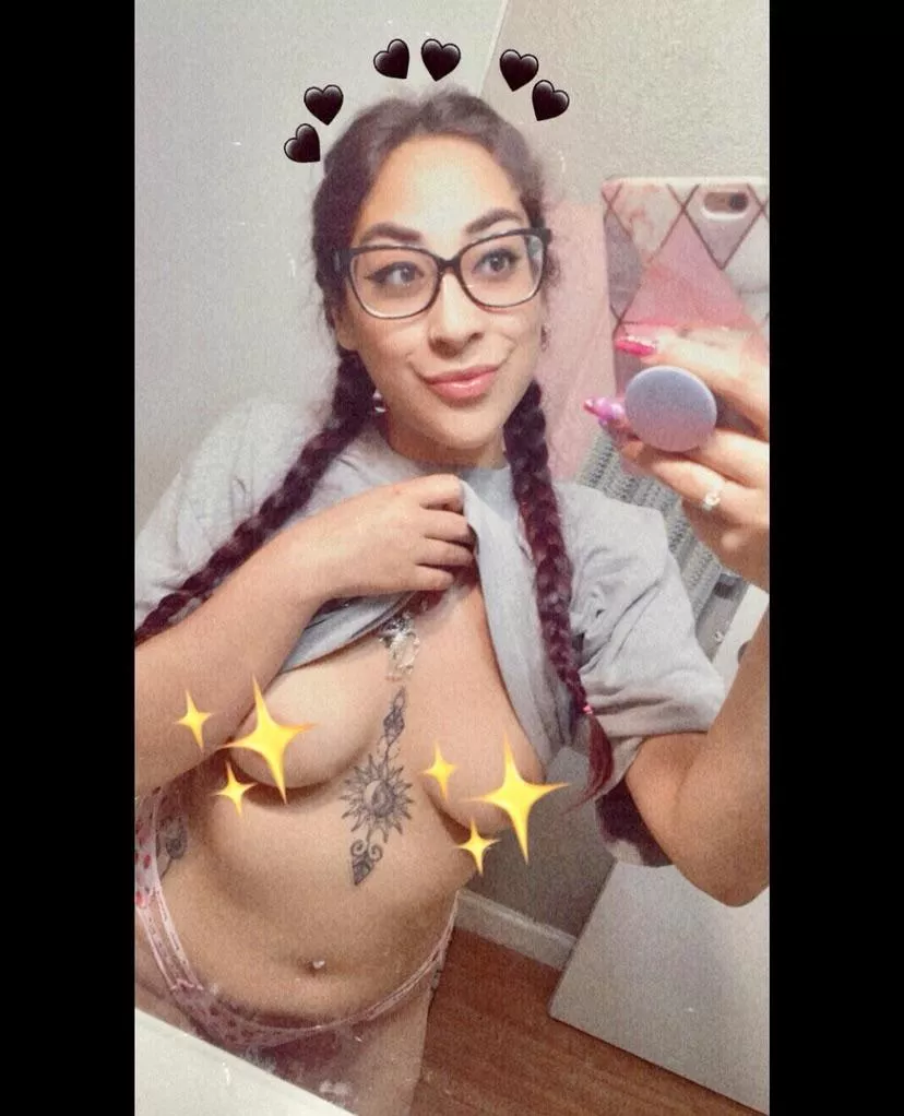 🖤✨ My OnlyFans is FREE to subscribe 🖤✨ 22 yo naughty Latina 😈 Link in comments!👇🏽 Come say hey, I promise I don’t bite 😋 posted by foreignrose