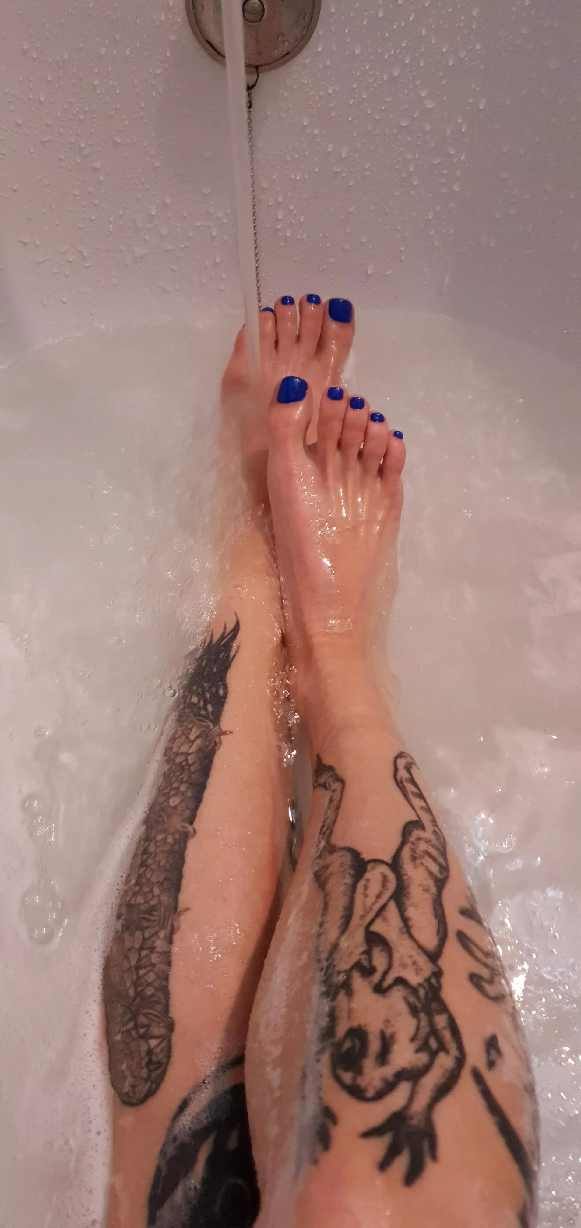 My perfect feet💦 posted by meow_tattoo