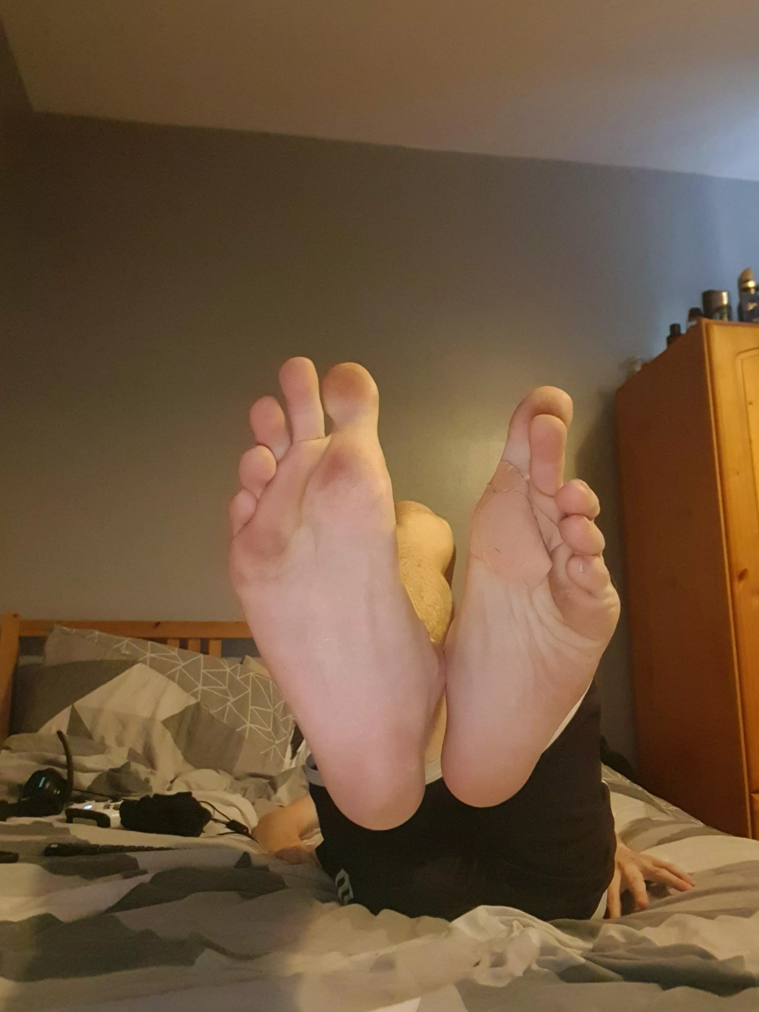 My sexy soles👣🦶 posted by barefootboy123