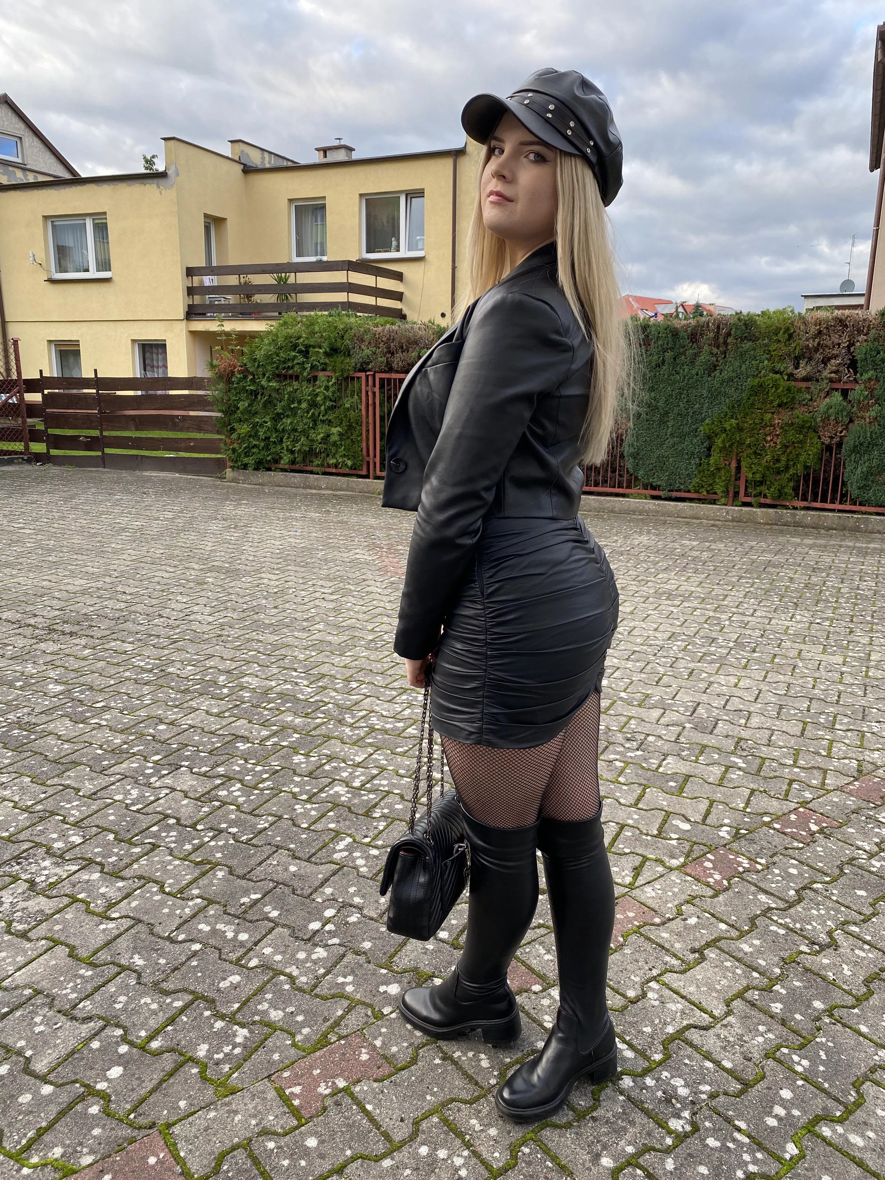 My shiny leather outfit for date 🥰 posted by Navlia