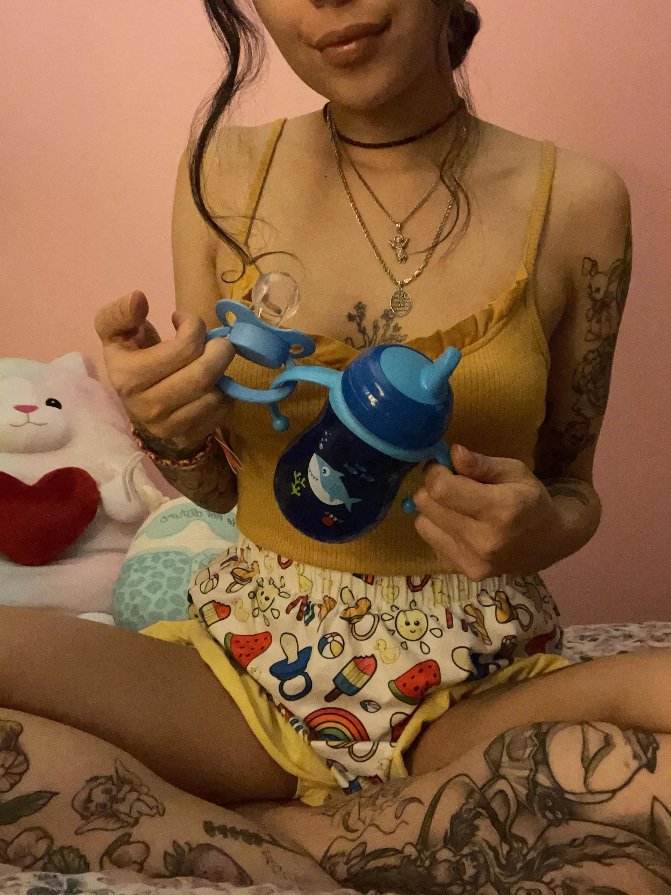 My sippy & my paci match!!! Day 1000 of big me spoiling little me hehe posted by kkstrawberry