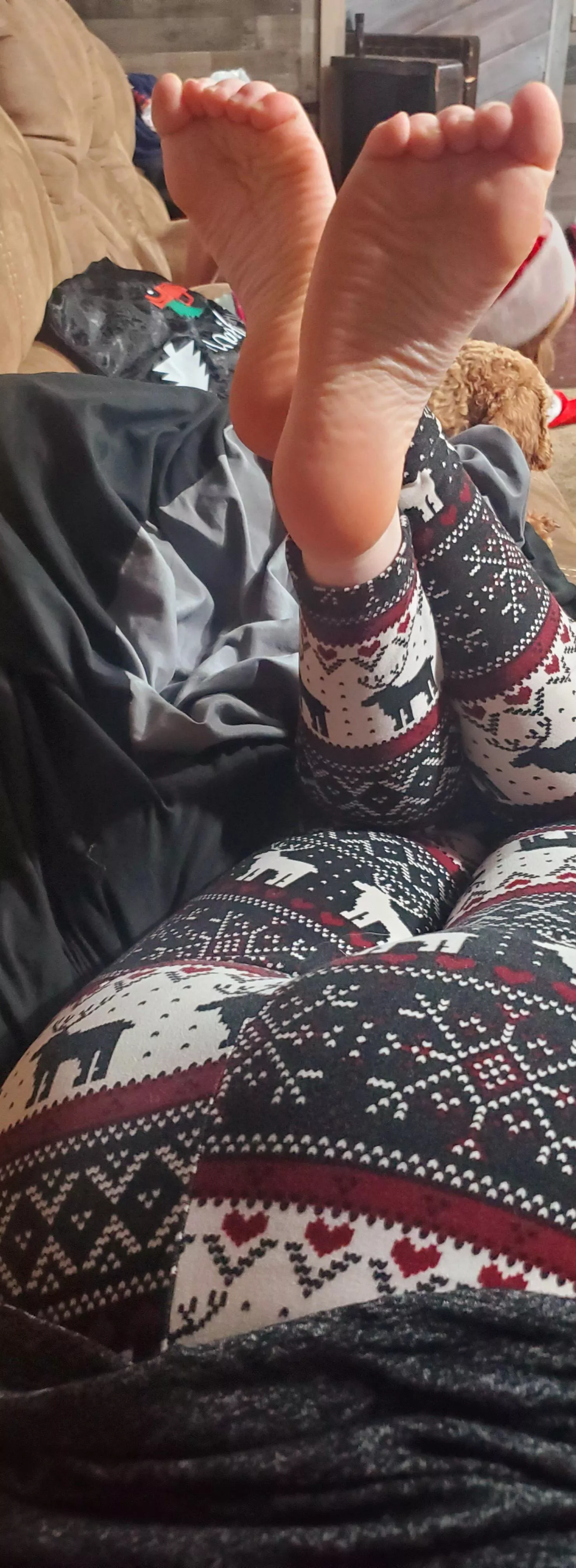 My sister SweetSoles96 decided to post a picture of her soles let show her just how mouth watering and delicious her feet are 😈👄👅👅❤ posted by mombod1234