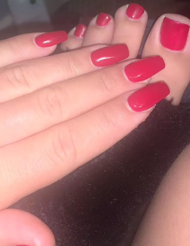 My slut red nails would look so much better wrapped around your cock ... posted by pocketsized_dolly