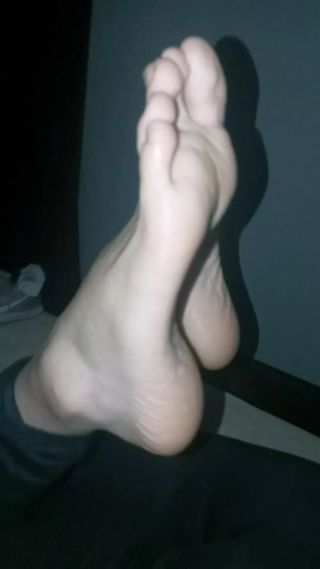 My soles are needing a good foot massage posted by Sabrinasfeet555