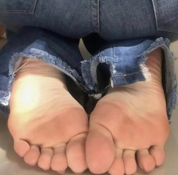 my sweet little soles posted by NightProfessional605