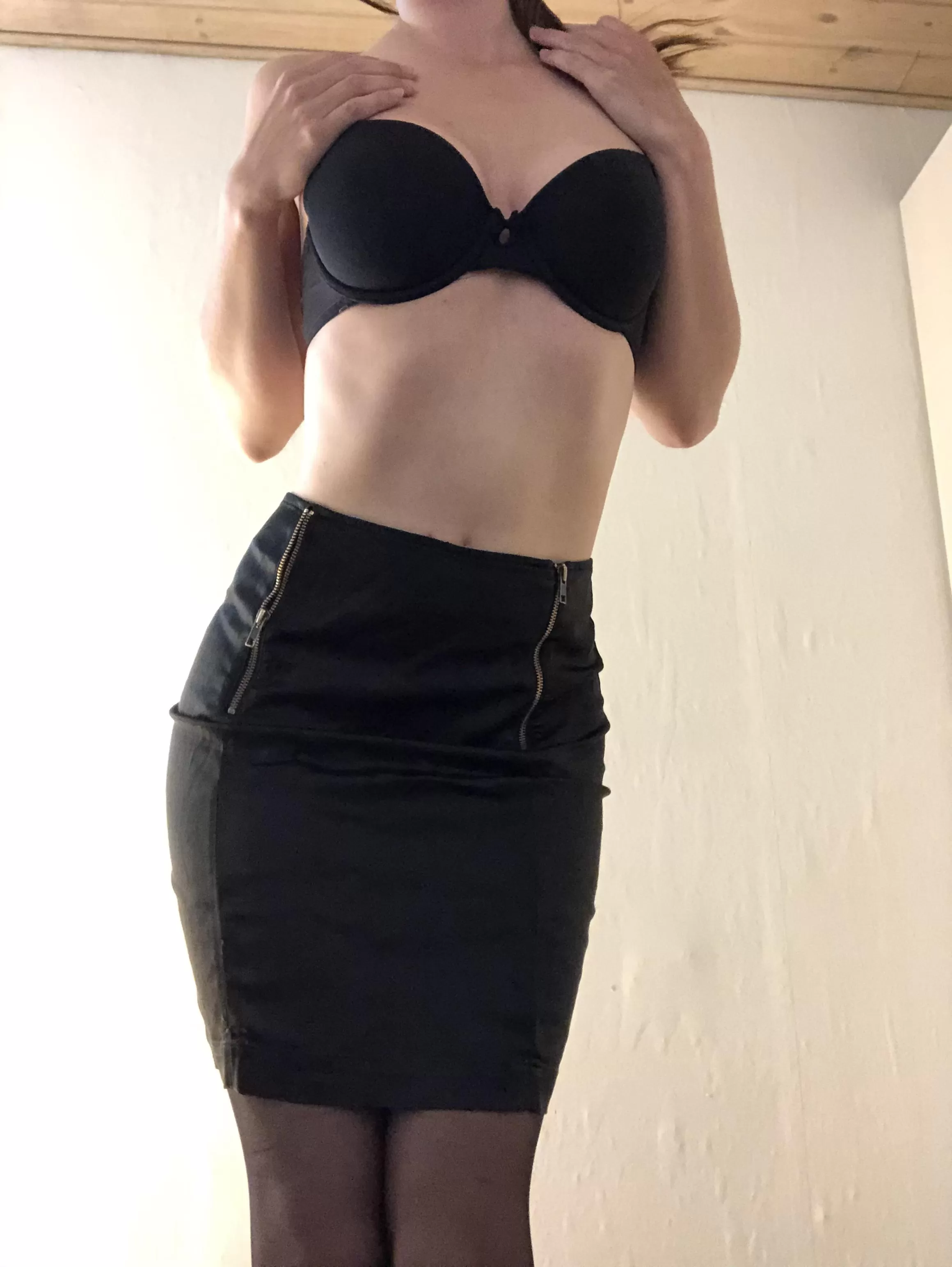 My tight skirt 🖤 posted by MariaThea