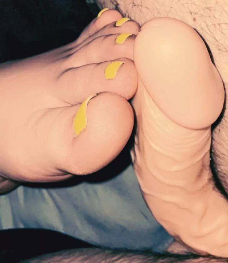 My toes and my dildo rate 1-10 posted by Rizeabove44