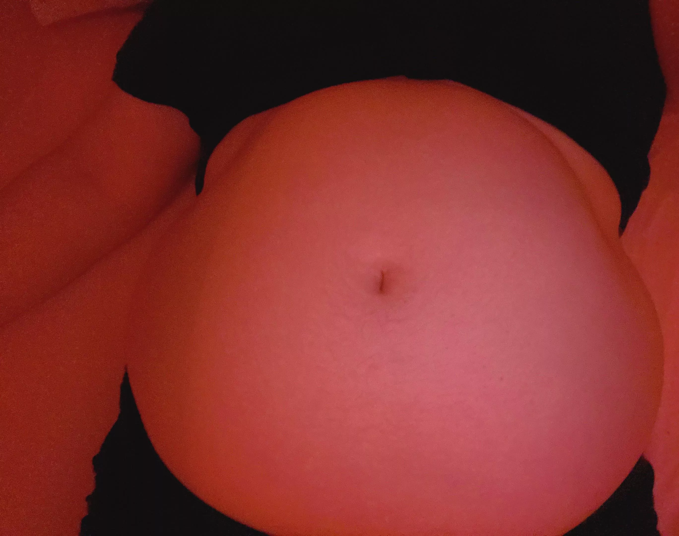 my tubby morning belly 🧚‍♀️ posted by asherine