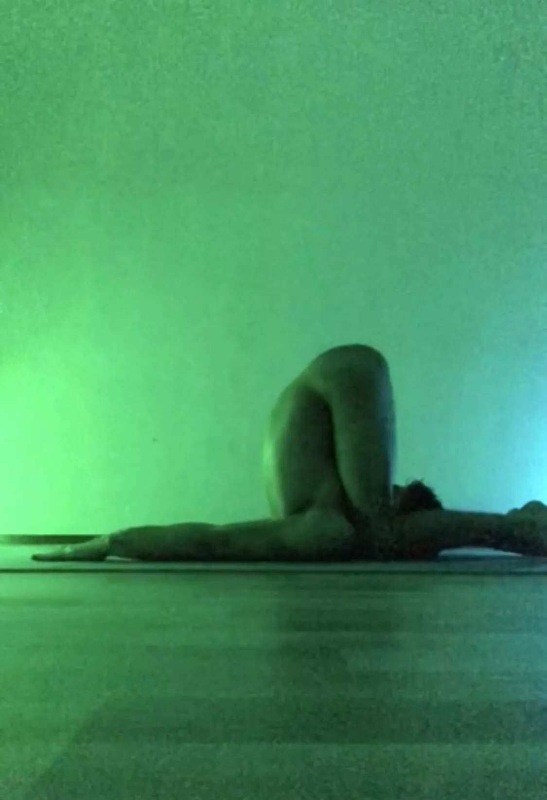 Naked Kamapidasana pose 🧘🏽‍♂️ What do you think about it? 🦚(M) posted by papi-platano