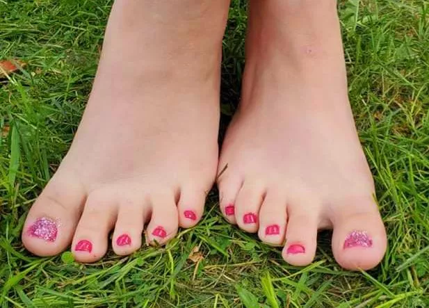 Name one thing you like about these toes posted by BsSweetFeet