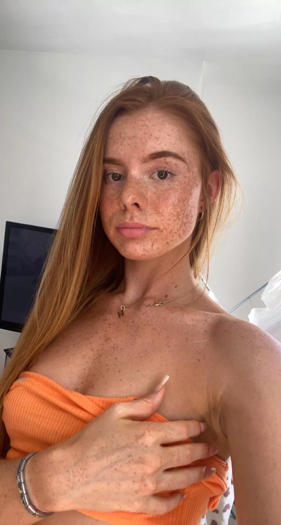 Natural redhead ðŸ‘©â€ðŸ¦° posted by hollieholls_