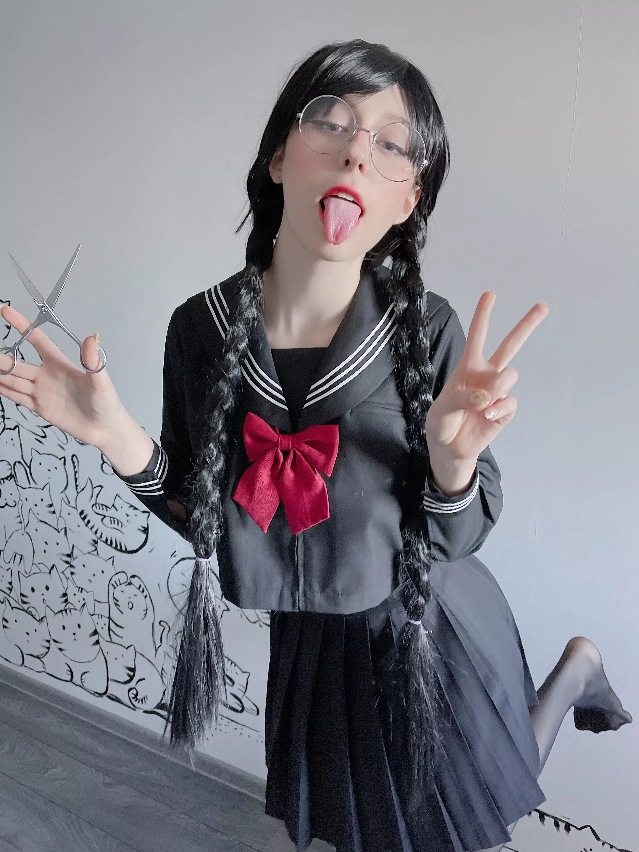 Naughty schoolgirl posted by Tulpina