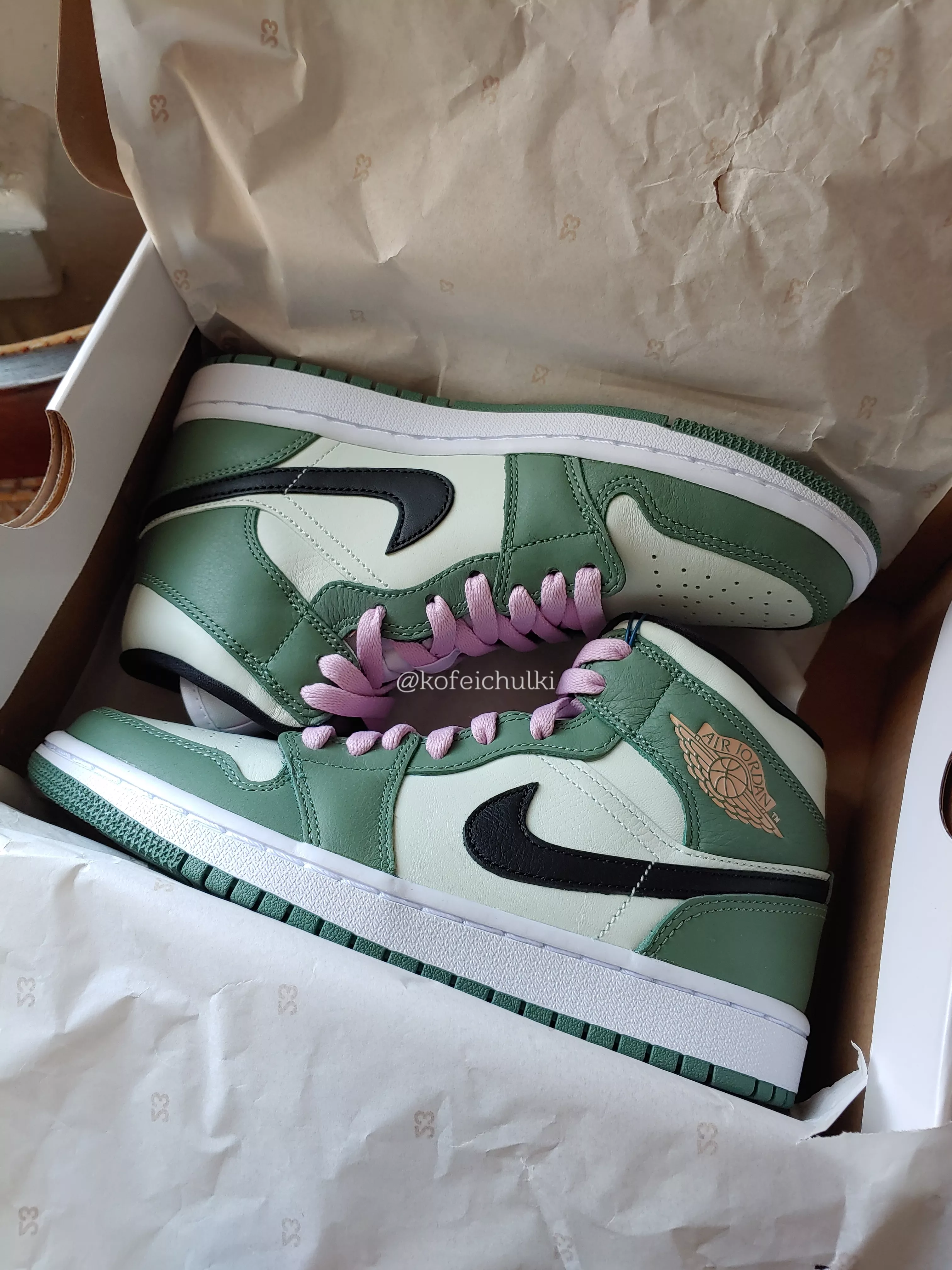 New babies 💕 AJ1 Mid Dutch Green 💕 Who wants a custom sneaker video? 😘 posted by coffeeandstockings